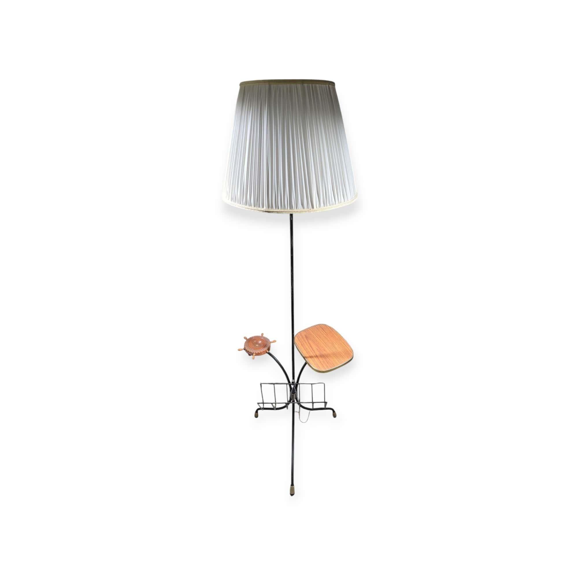 Bronze Lampadaire vintage avec table d'appoint et porte-revues - années 1970 en vente