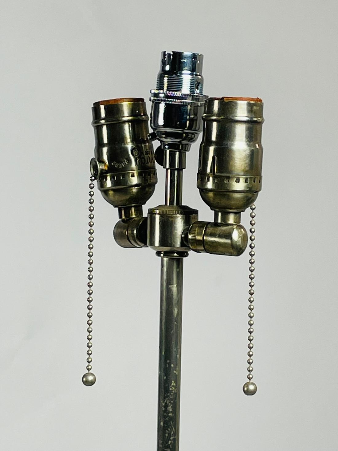 Stehlampe im Vintage-Stil mit Silberüberzug, hergestellt in Frankreich im Zustand „Gut“ im Angebot in Los Angeles, CA