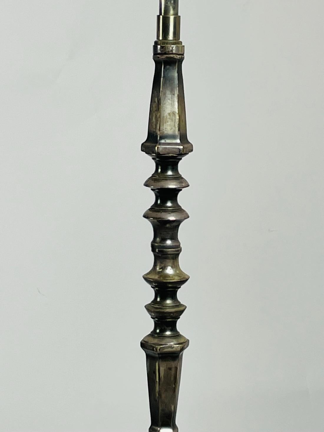 Stehlampe im Vintage-Stil mit Silberüberzug, hergestellt in Frankreich (Ende des 20. Jahrhunderts) im Angebot