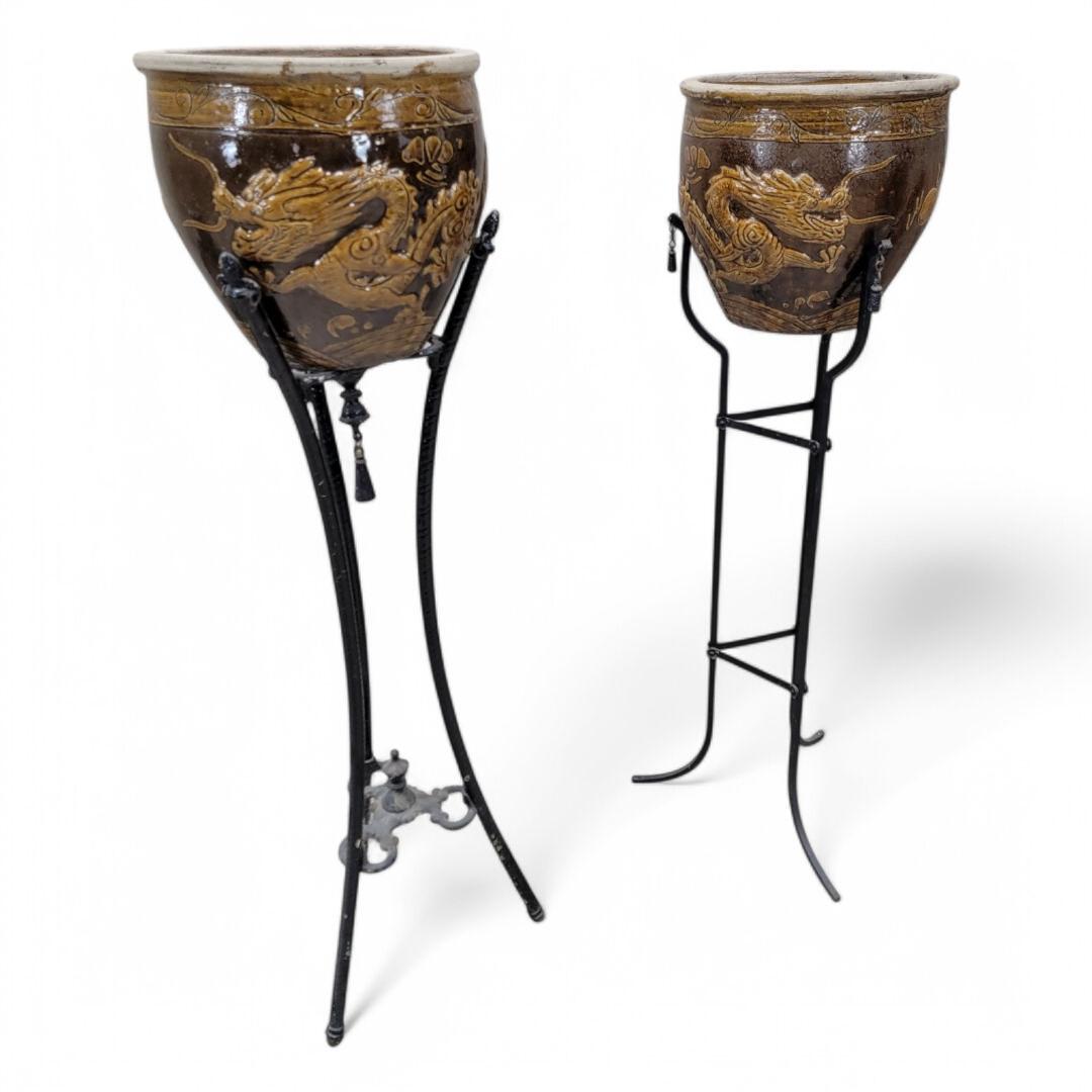 Vintage Floor Plant Stand w Chinese Brown Glazed Ceramic Cachepot Planters- Pair en vente 1