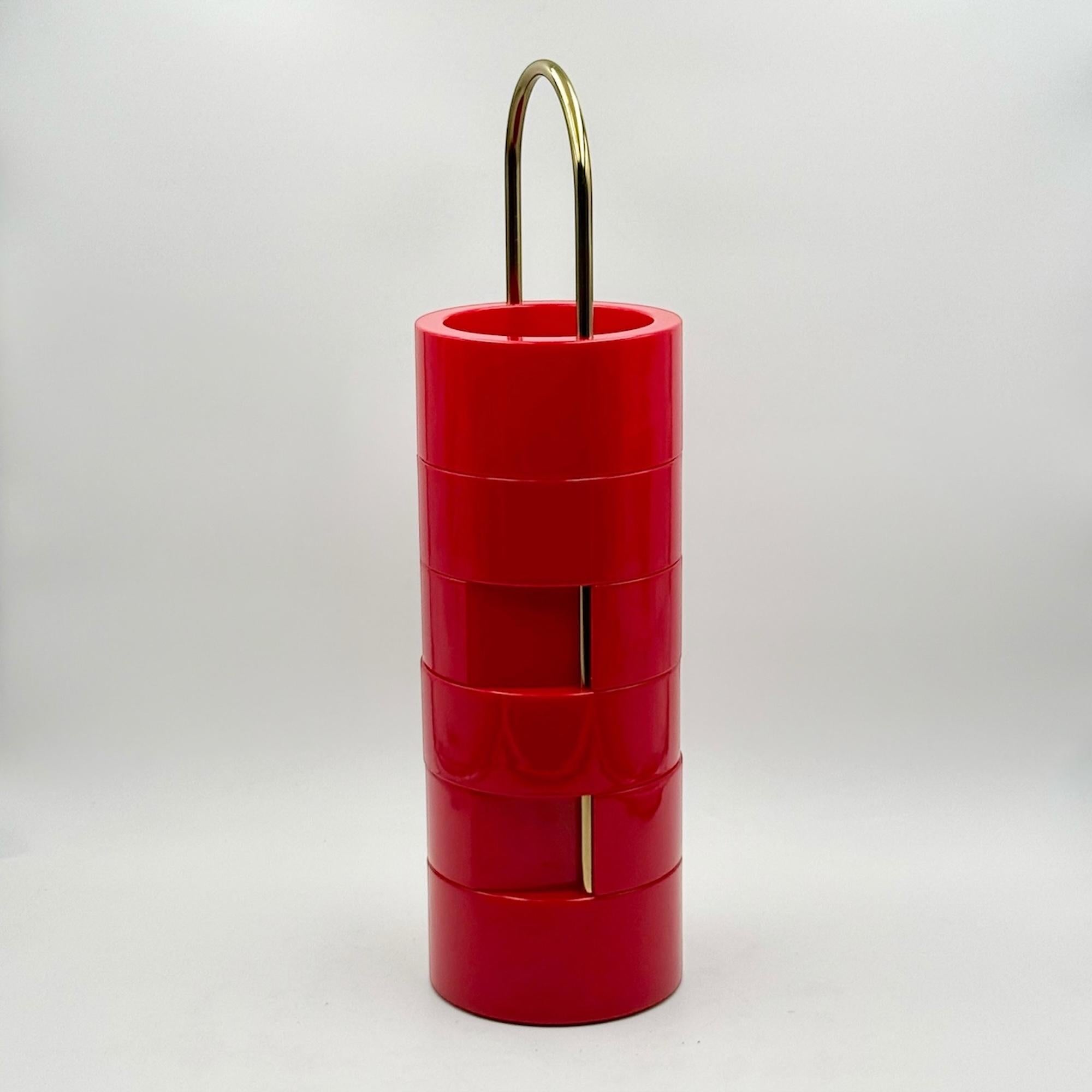 Etagère de table ou sur pied vintage en rouge brillant par MB Italy, années 1970 en vente 3