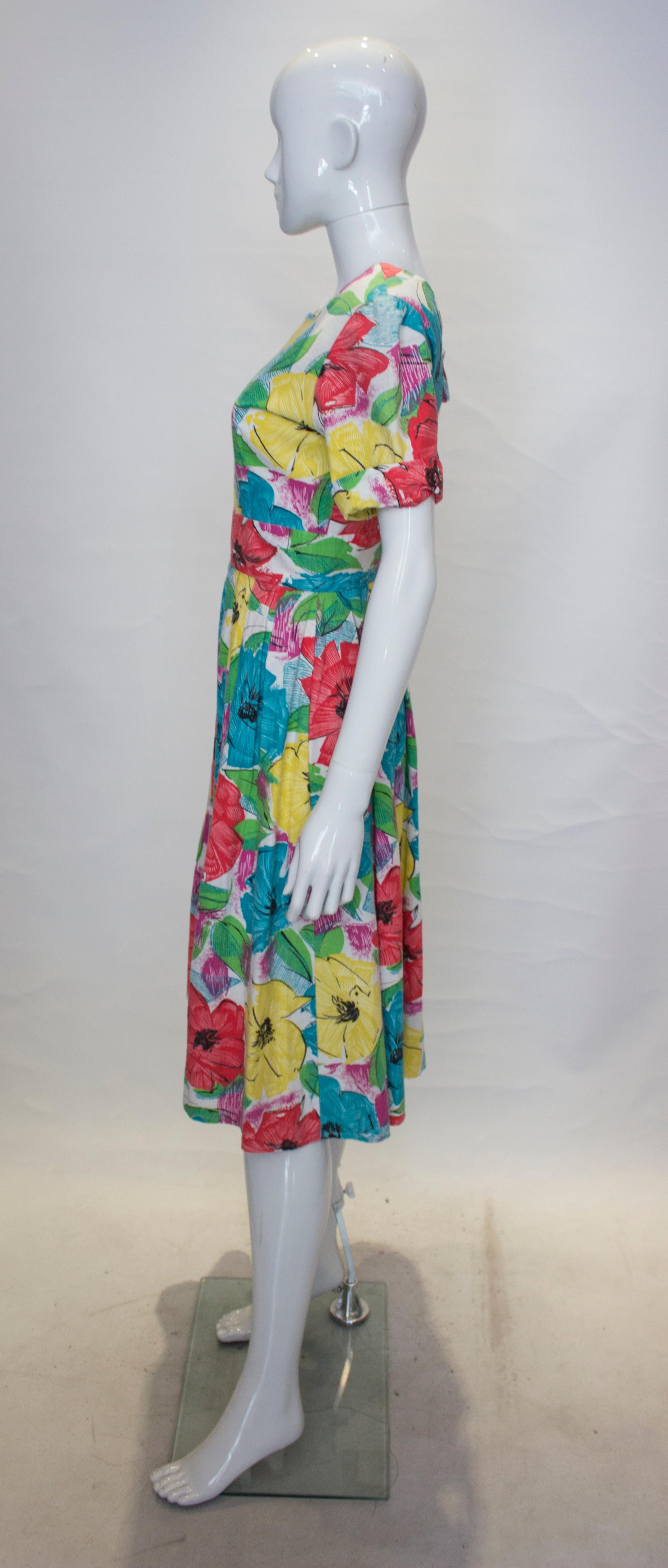 Vintage Floral Cotton Summer Dress In Good Condition For Sale In London, GB