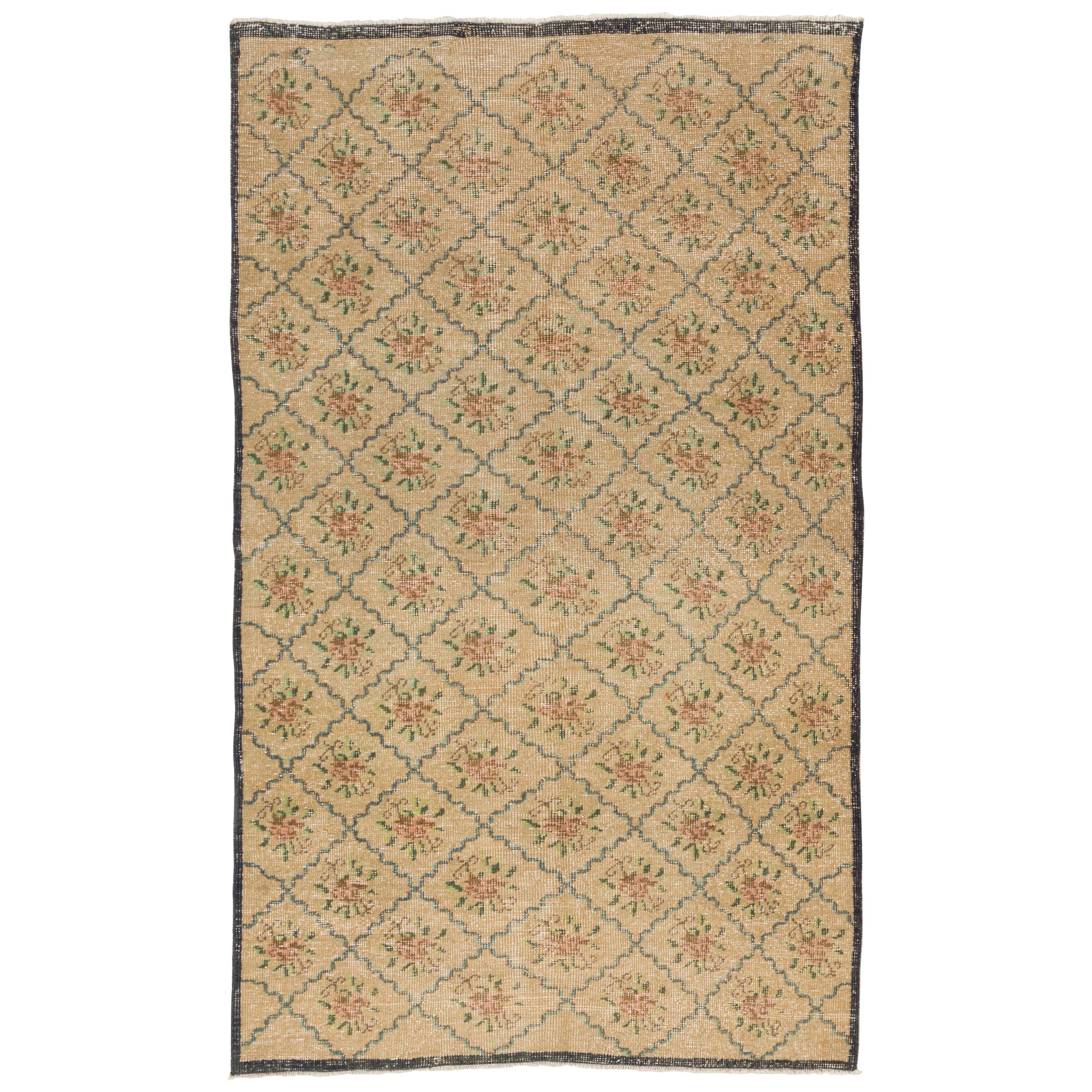4.8x6.4 Ft Vintage Floral Design Anatolian Rug, 100% Wool Hand-Knotted Carpet For Sale