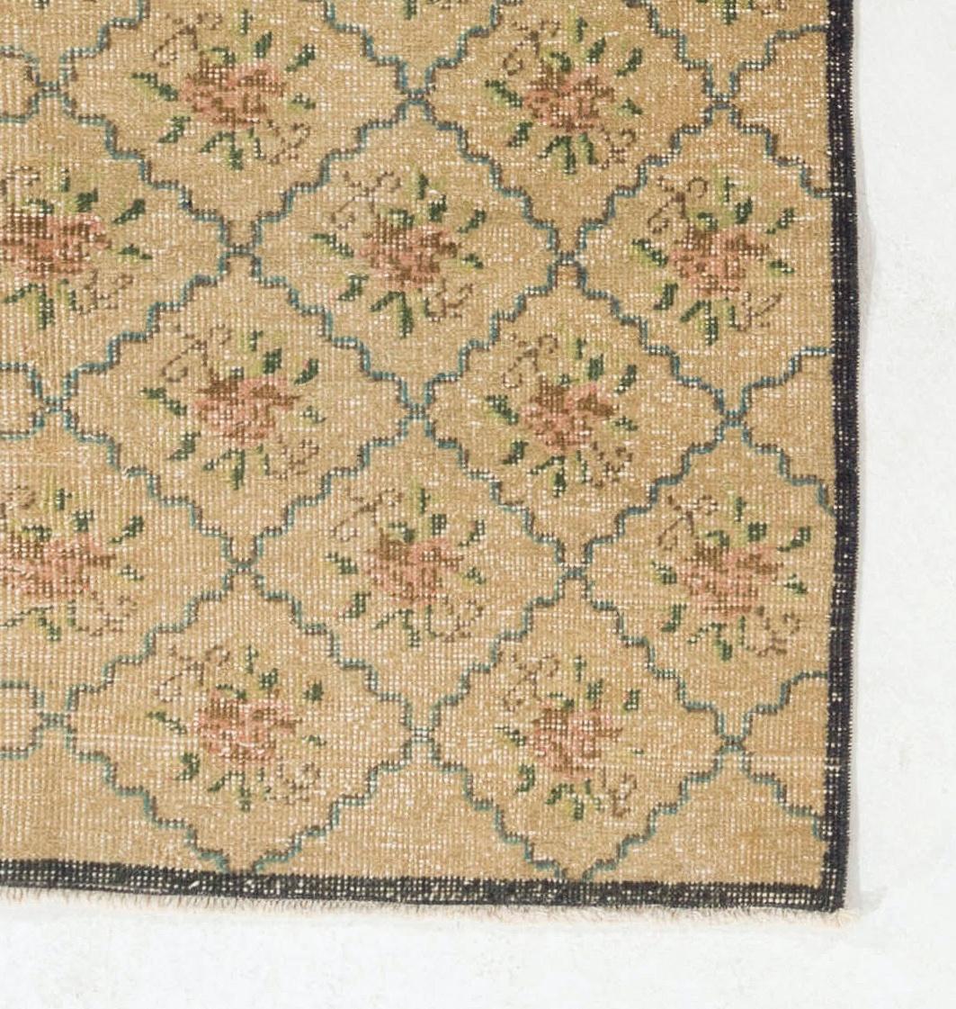 Mid-20th Century 4.8x6.4 Ft Vintage Floral Design Anatolian Rug, 100% Wool Hand-Knotted Carpet For Sale