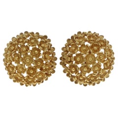 Pendientes de oro amarillo con cúpula floral vintage
