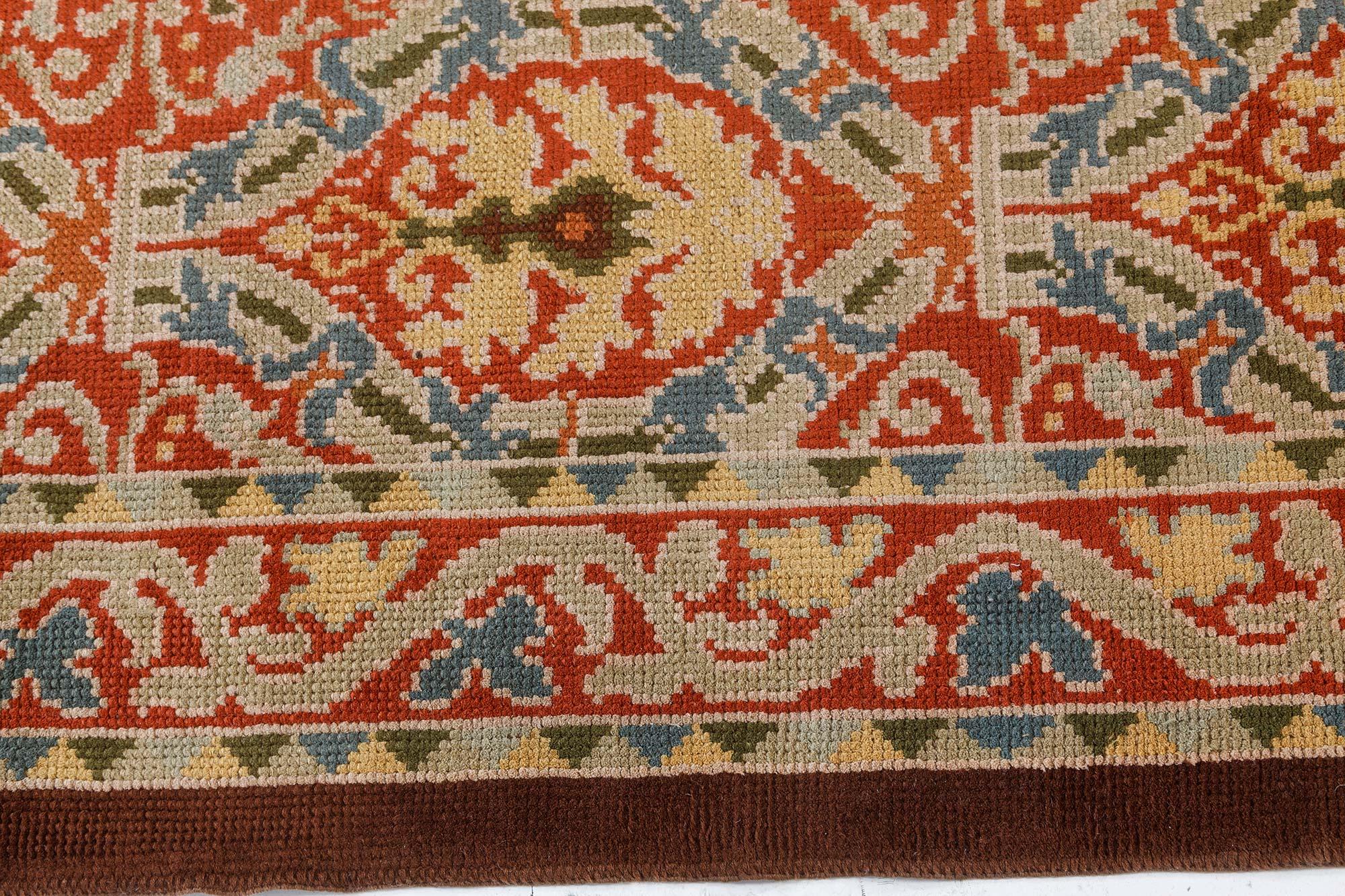 Vintage Floral Design Spanish Handmade Wool Rug In Good Condition For Sale In New York, NY