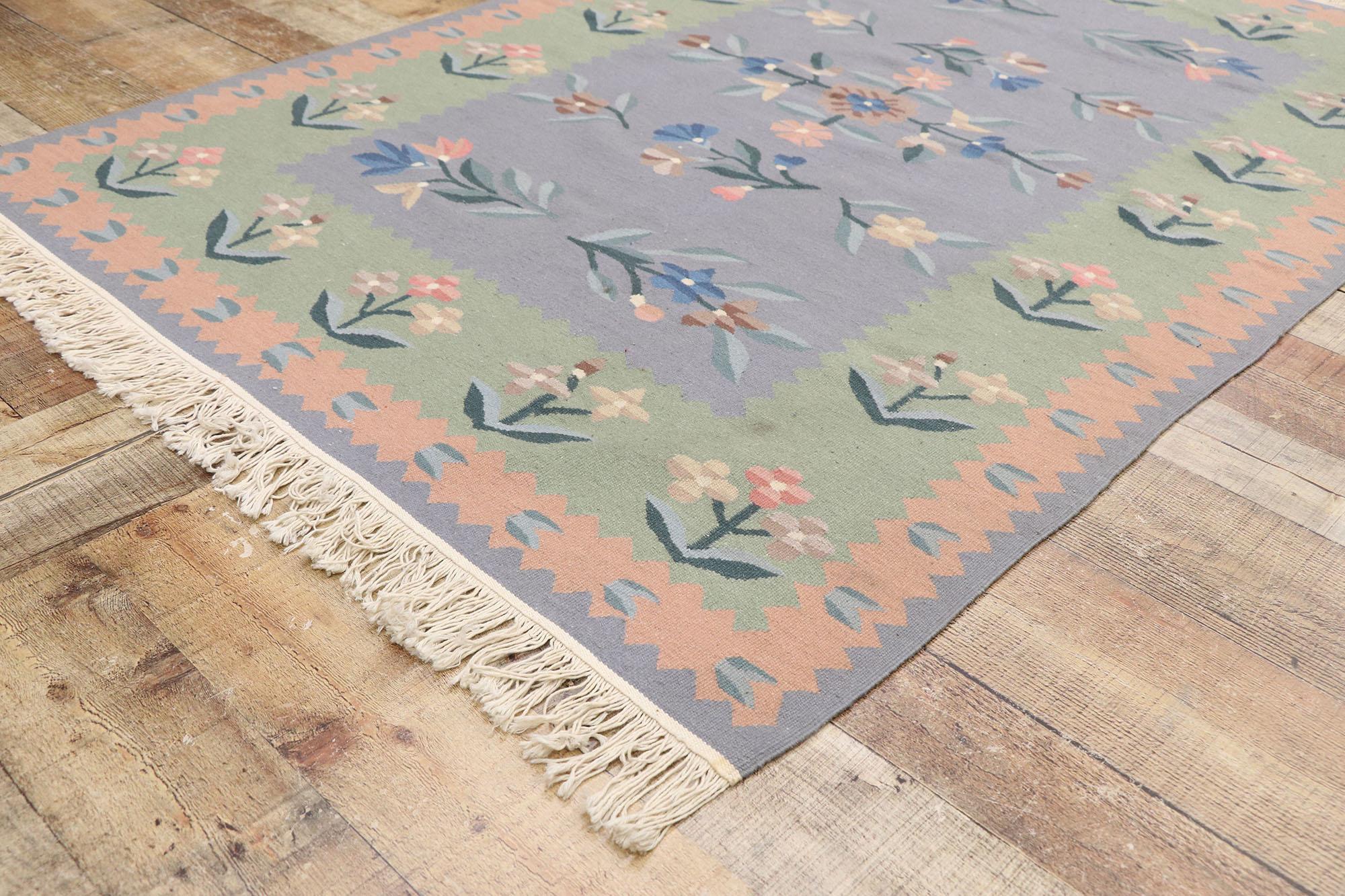 Alfombra Kilim Floral Vintage de Estilo Victoriano Francés siglo XX en venta
