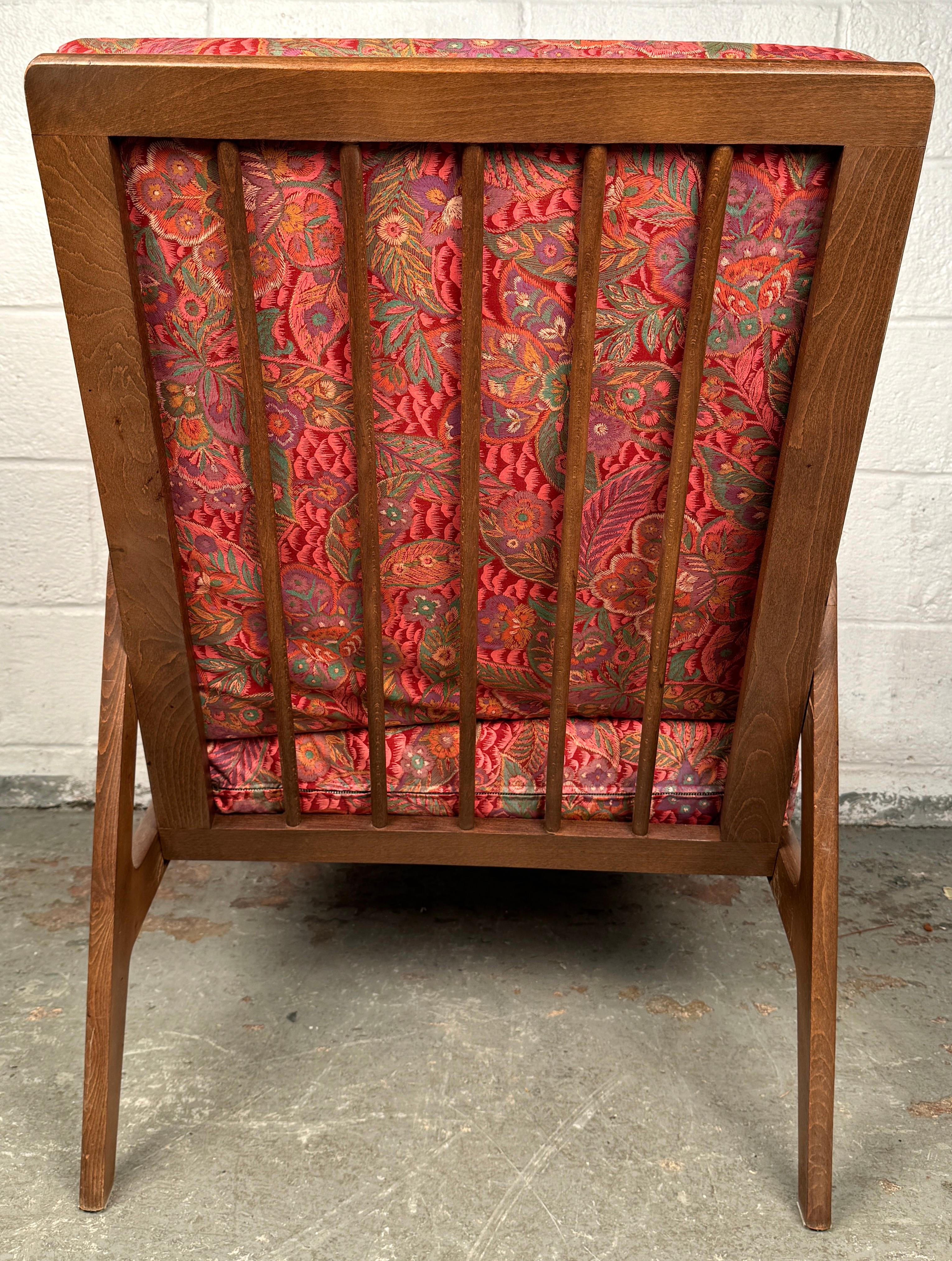 Chaise longue à fleurs vintage avec ottoman en vente 5