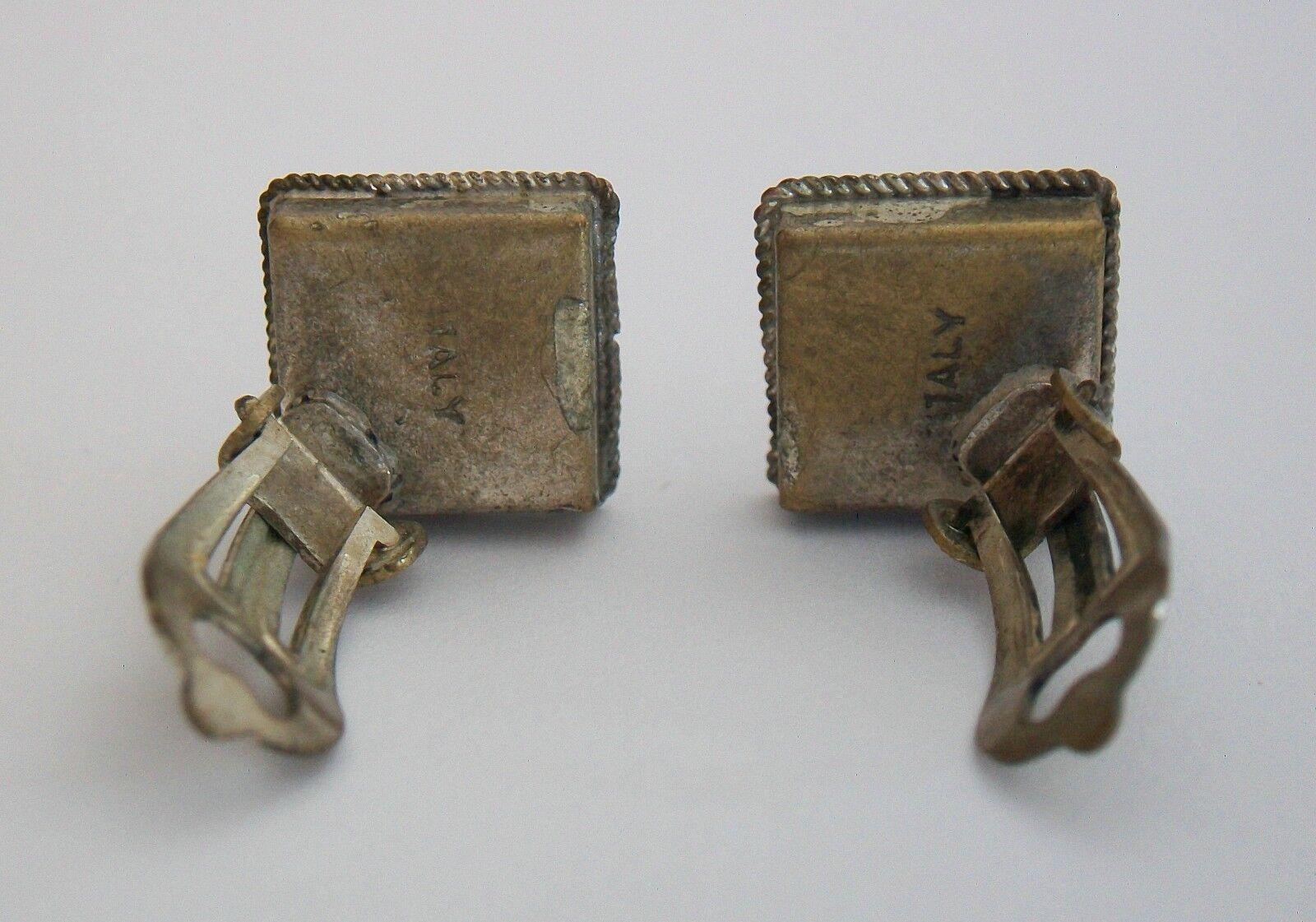 Vintage Floral Micro Mosaic Ear Clips - Unsigned - Italy - Early 20th Century In Good Condition For Sale In Chatham, CA