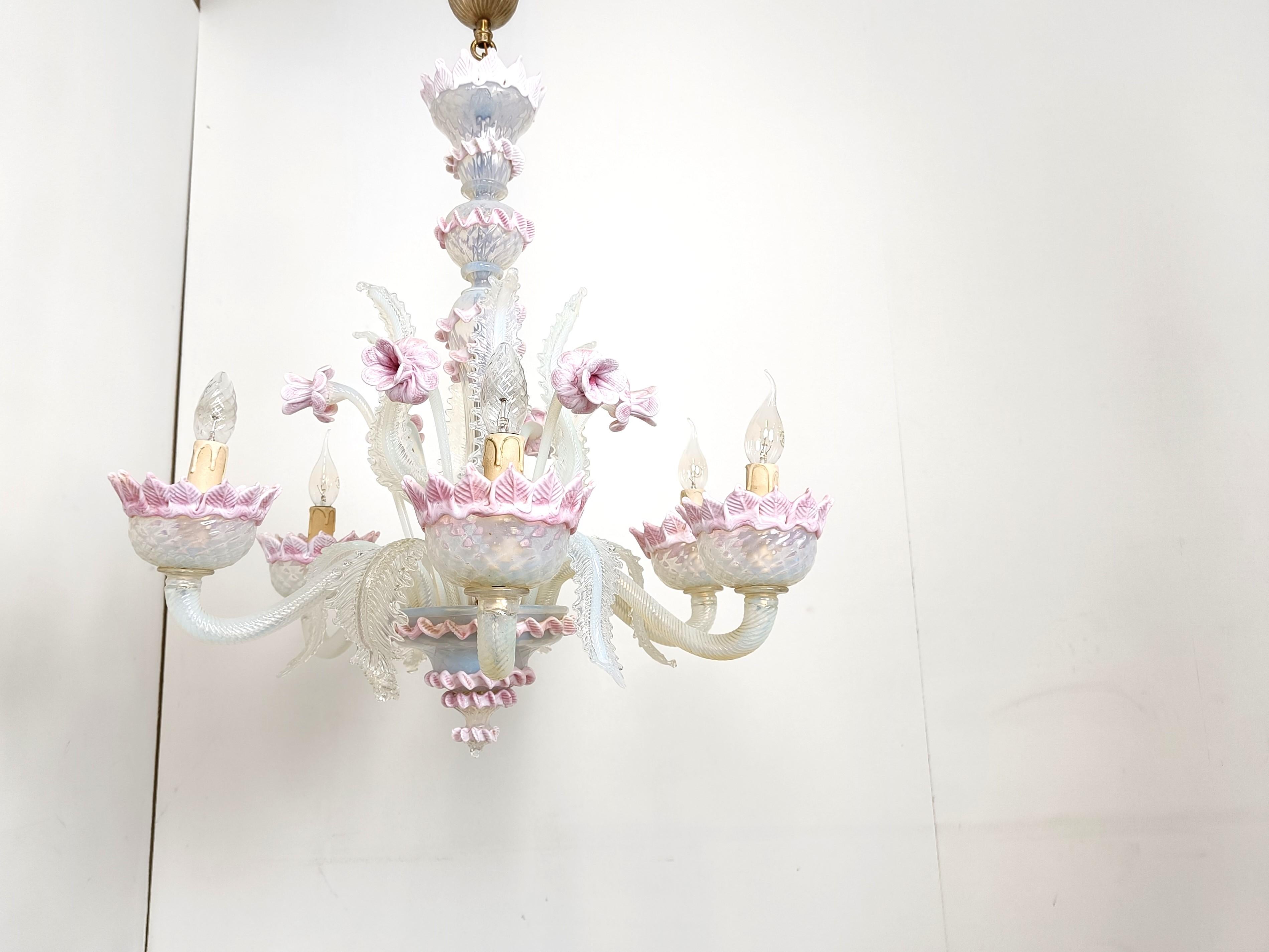 Vintage floral murano glass chandelier, 1950s For Sale 3