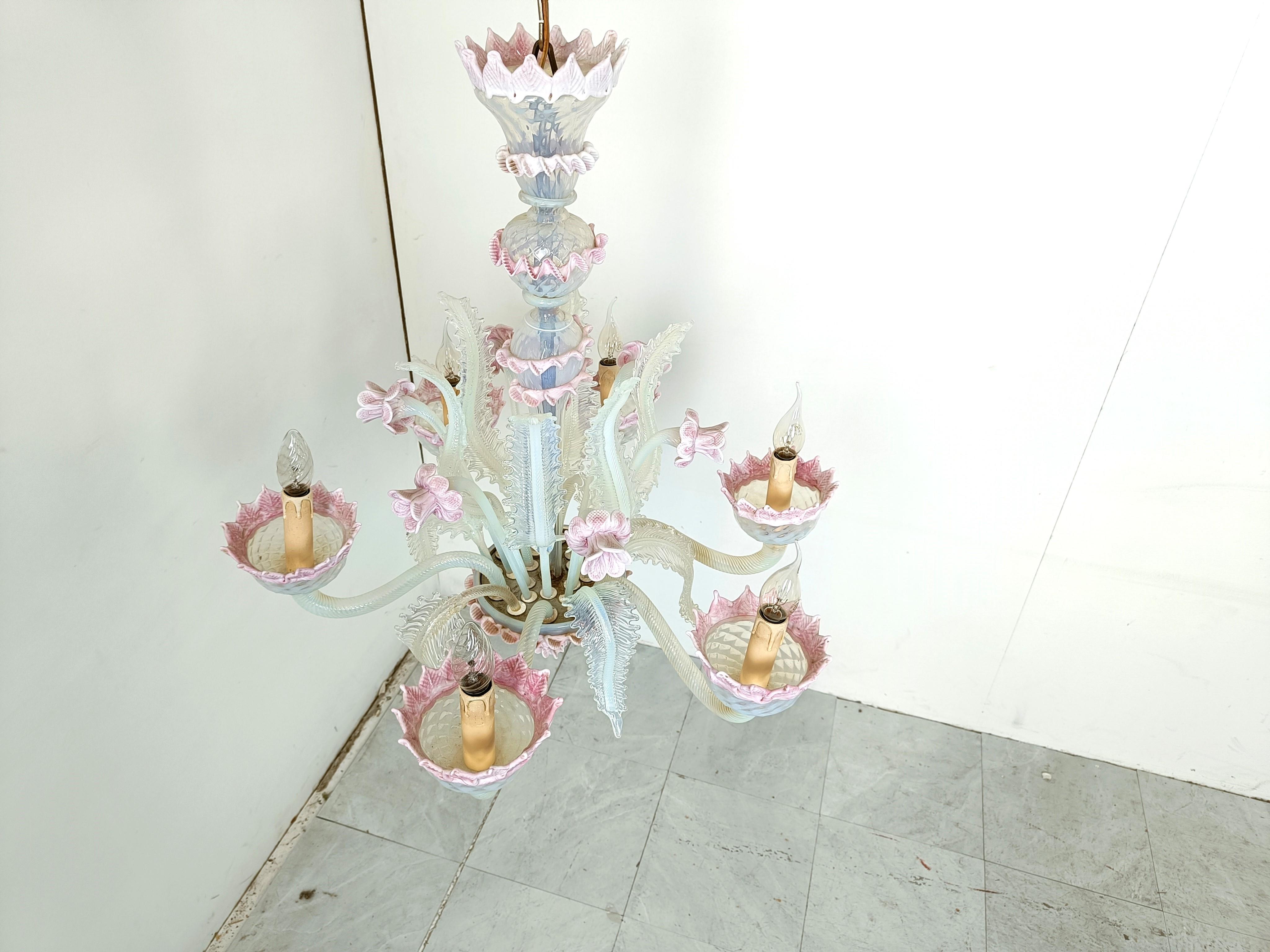 Lustre vintage en verre Murano fleuri, années 1950 en vente 1