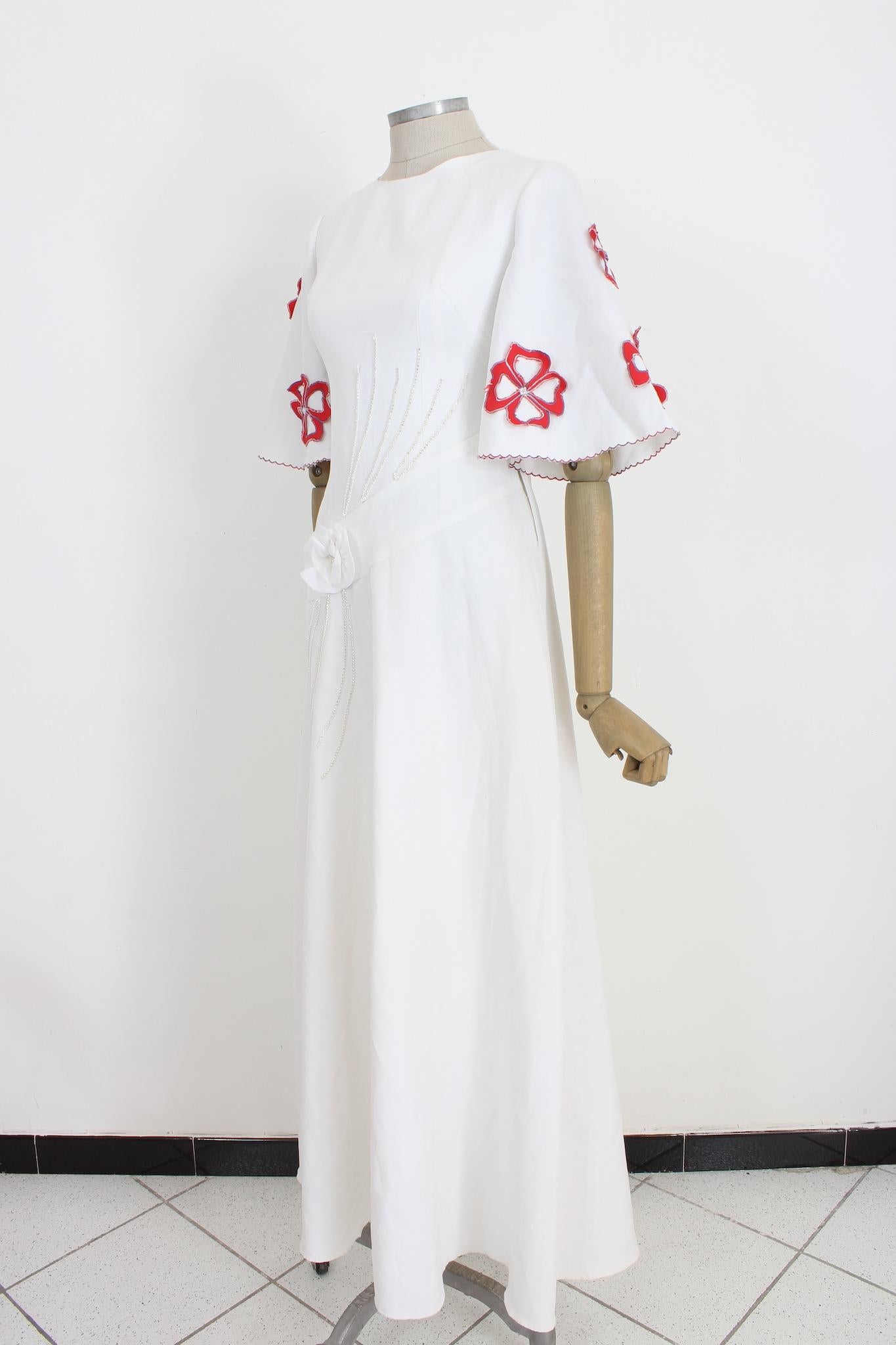 Vintage Floral Sequins Handmade Wedding Dress 1980s In Good Condition For Sale In Brindisi, Bt