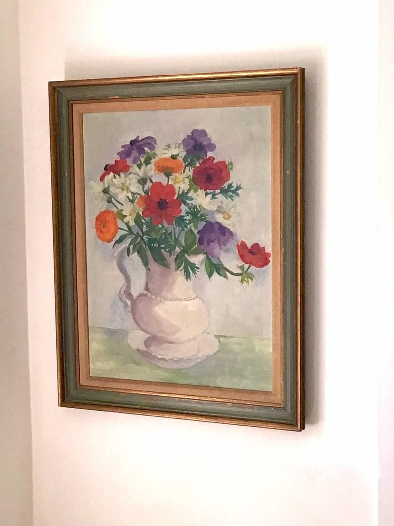 Vintage floral still life painting,
mid century oil painting, flowers in vase, signed.
Signed 