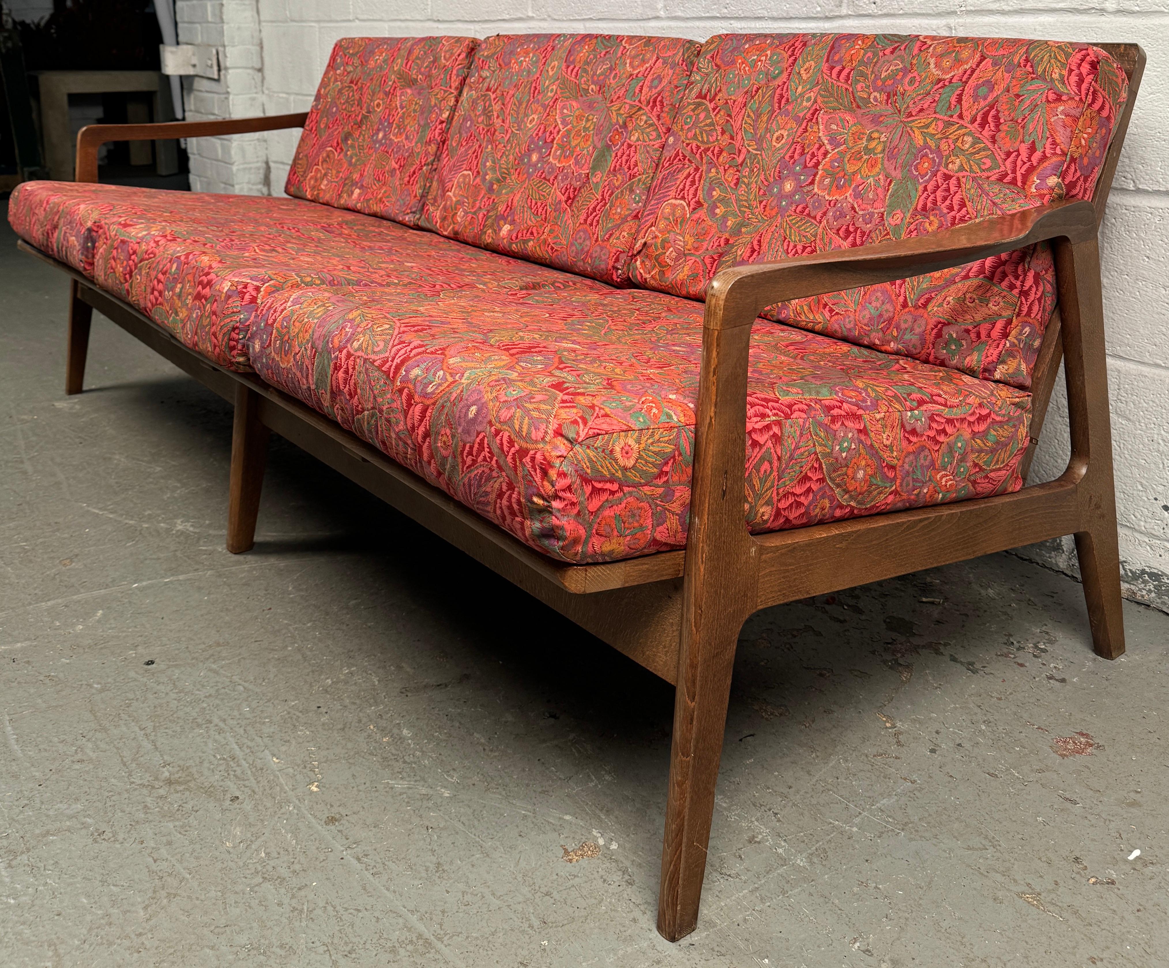 Mid-Century moderno Divano a tre posti con motivo floreale vintage in vendita