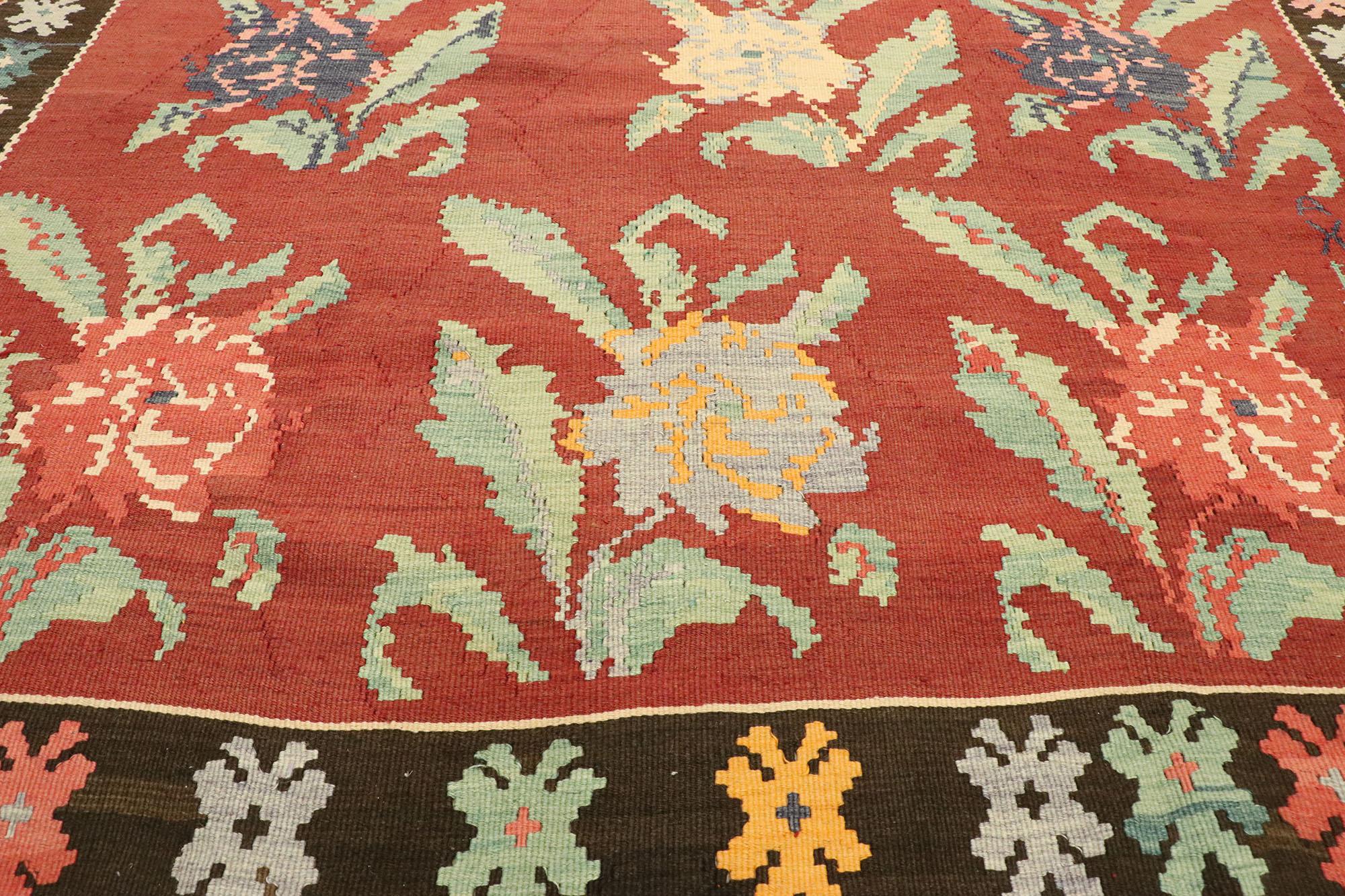 Vintage Turkish Bessarabian Rose Carpet In Good Condition For Sale In Dallas, TX