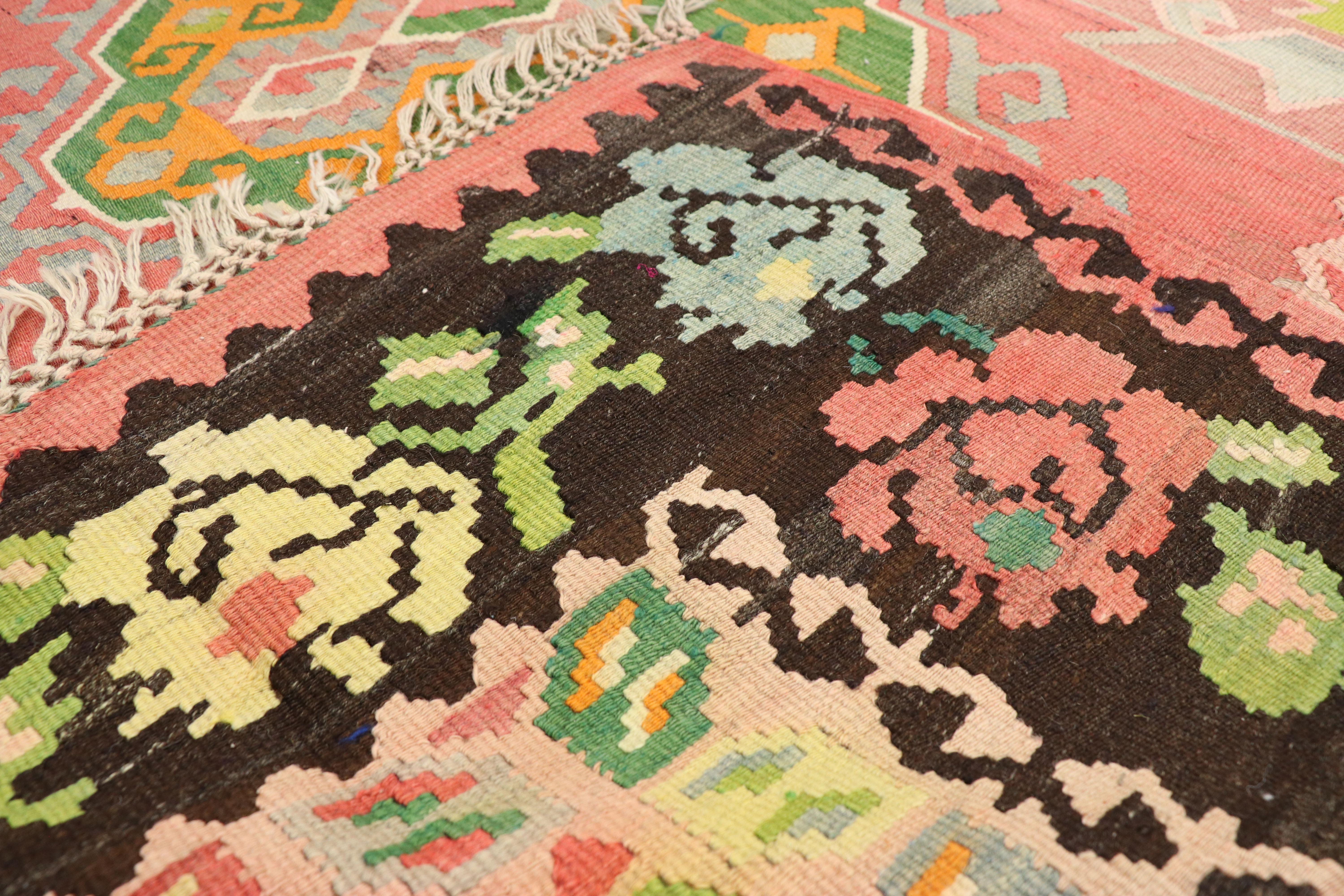 Vintage Floral Turkish Kilim Rug, Flat-Weave Rose Kilim Rug In Good Condition In Dallas, TX