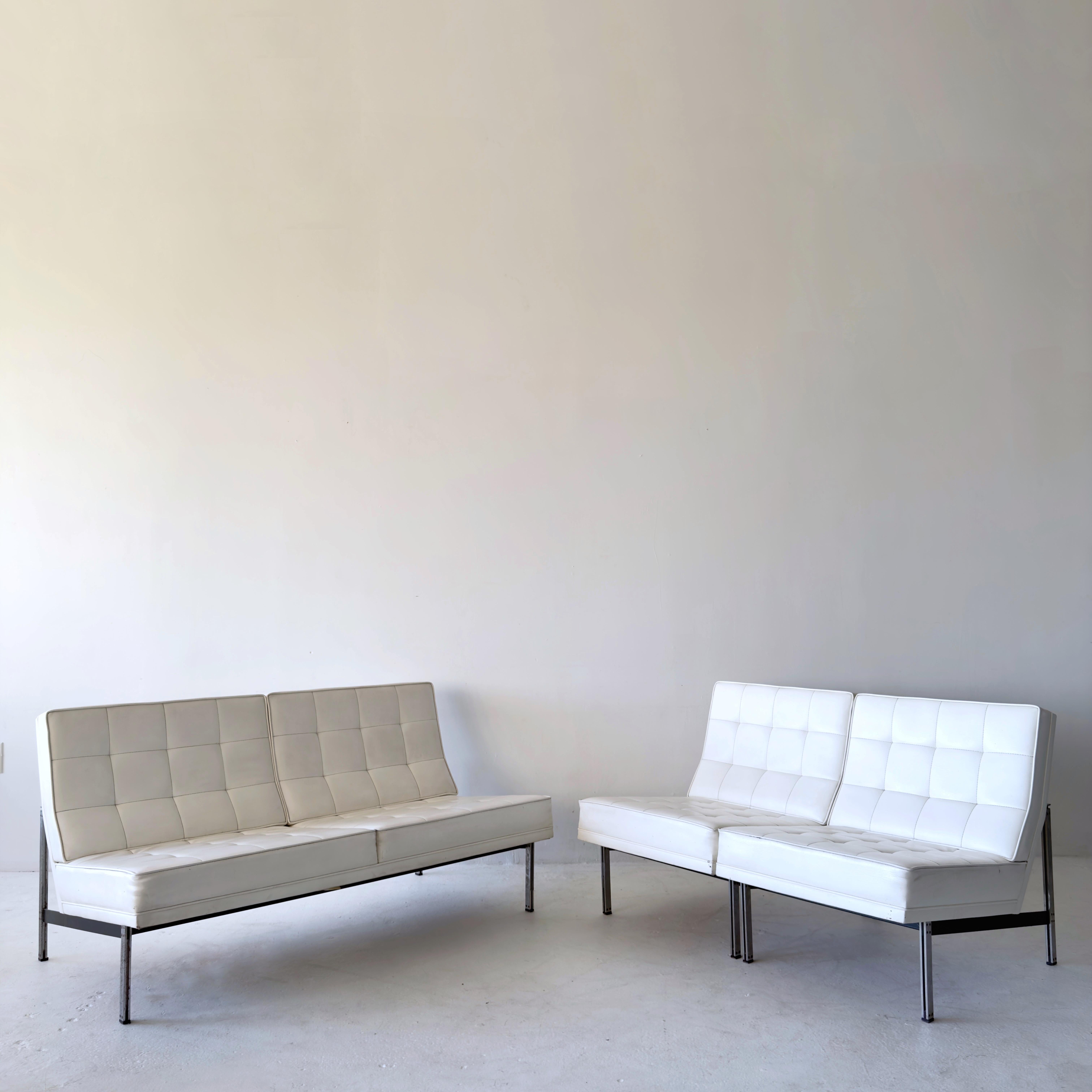 Mid-Century moderno Sezionale modulare in pelle Florence Knoll d'epoca con etichette Modernica in vendita