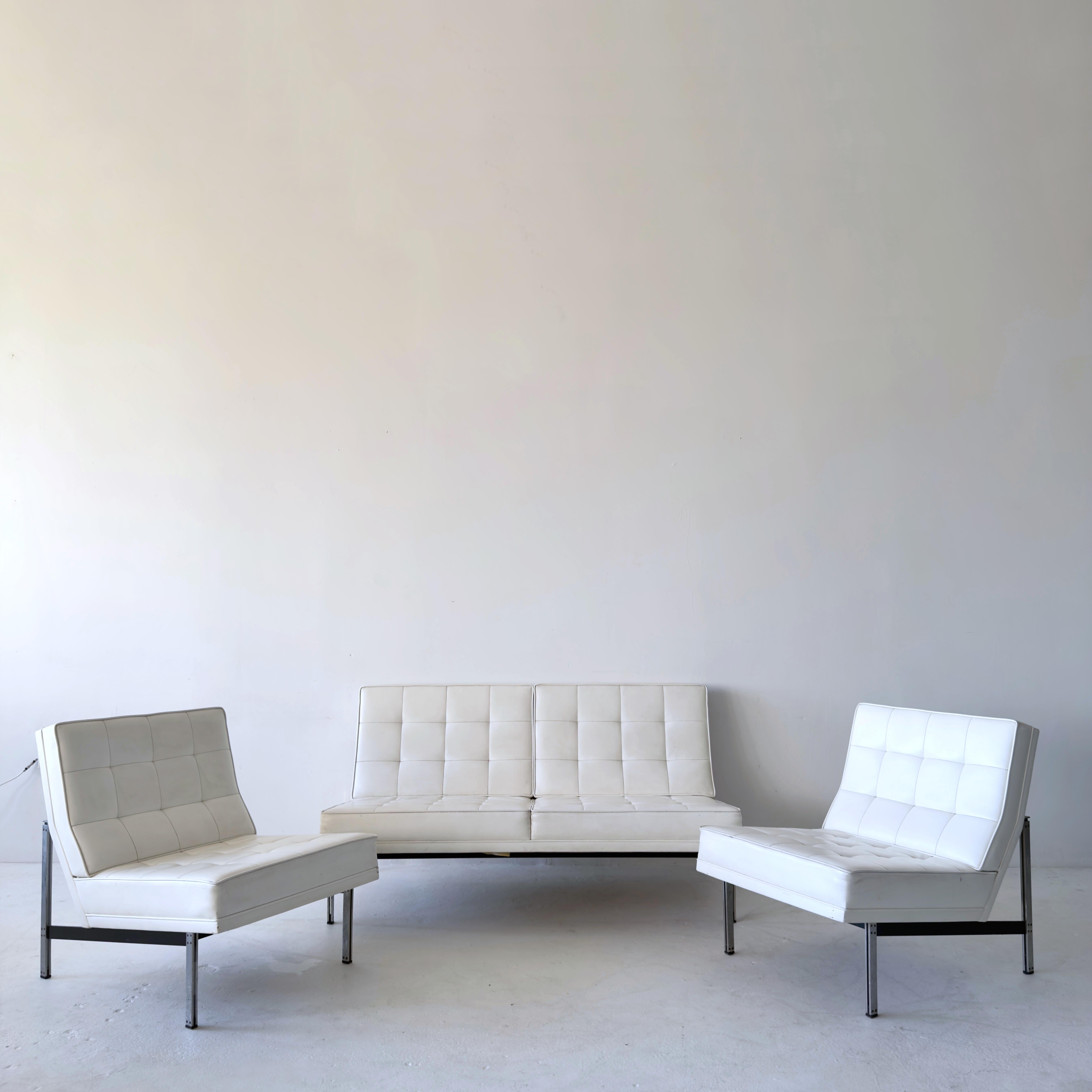 Sezionale modulare in pelle Florence Knoll d'epoca con etichette Modernica In condizioni deteriorate in vendita a Los Angeles, CA