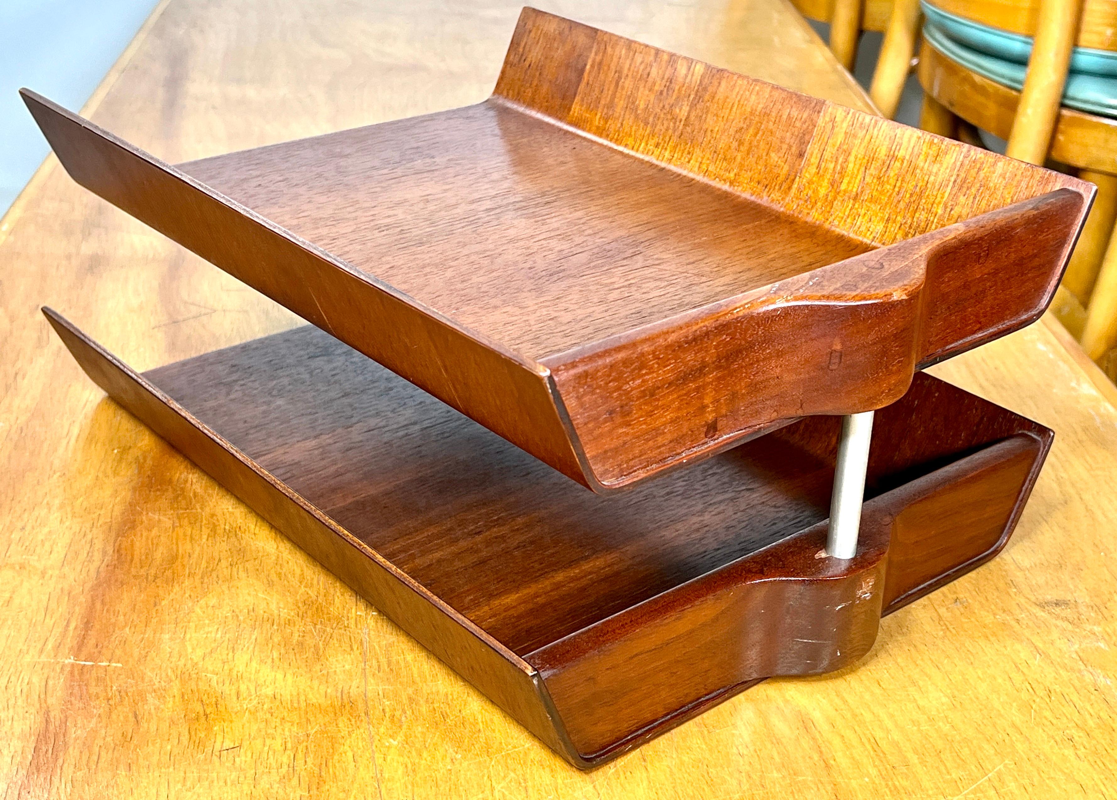 Vintage Florence Knoll Molded Plywood Architectural Letter Tray In Good Condition For Sale In Esperance, NY