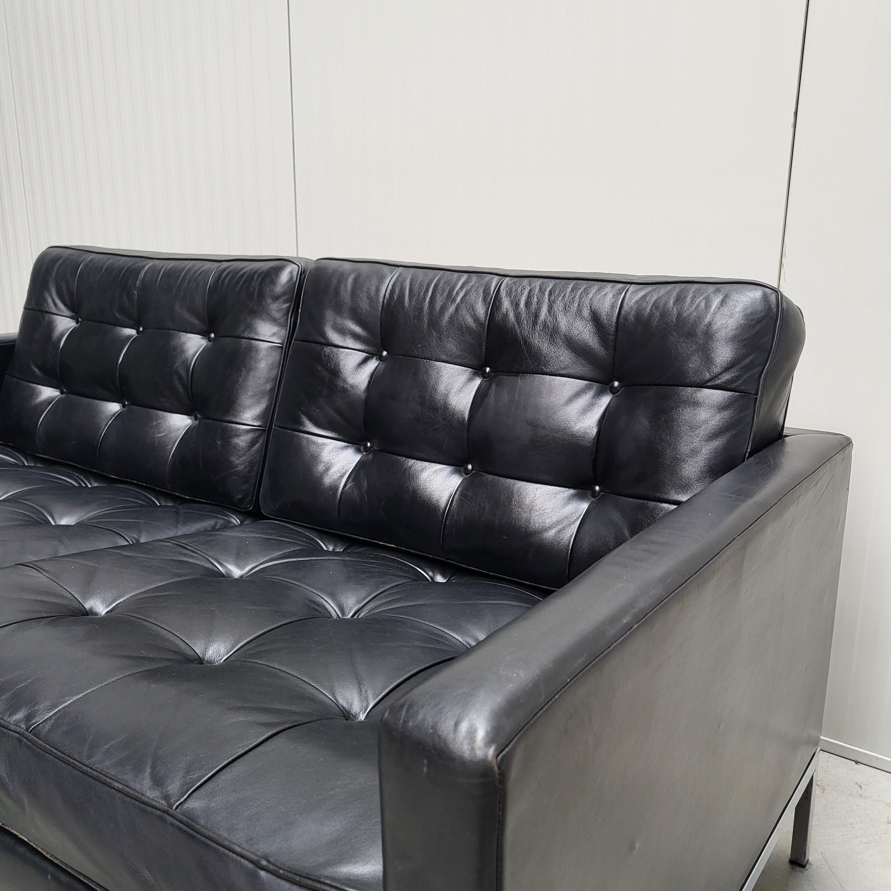 Gruppo di divani vintage Florence Knoll di Studio A in pelle nera in vendita 4