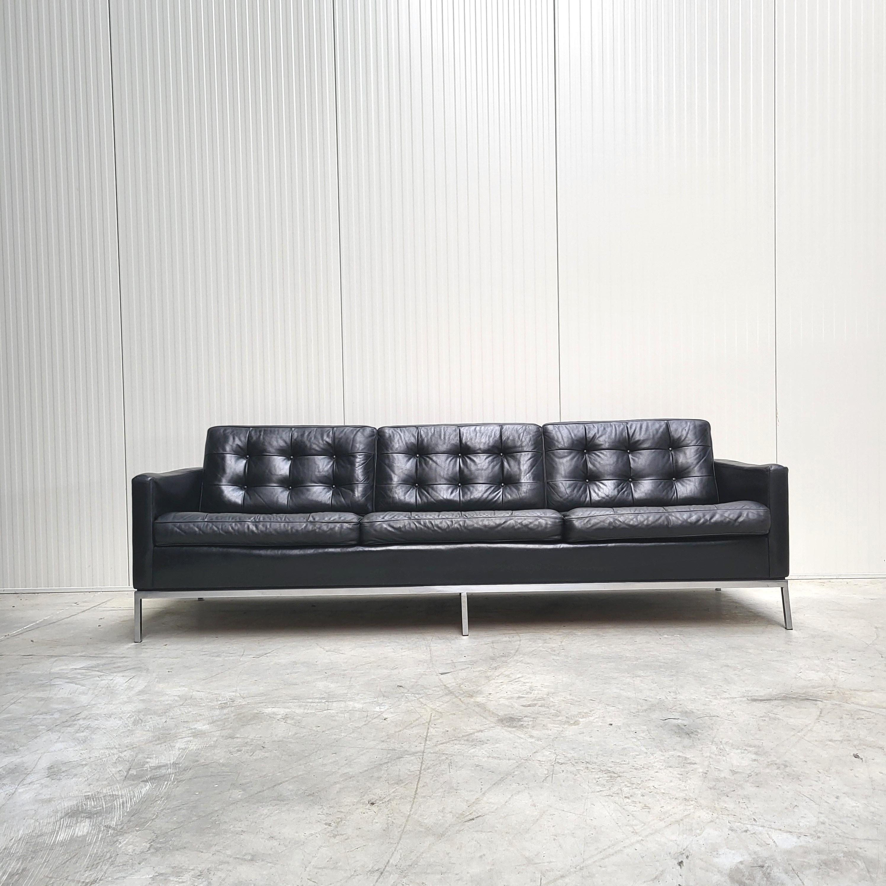 Italiano Gruppo di divani vintage Florence Knoll di Studio A in pelle nera in vendita