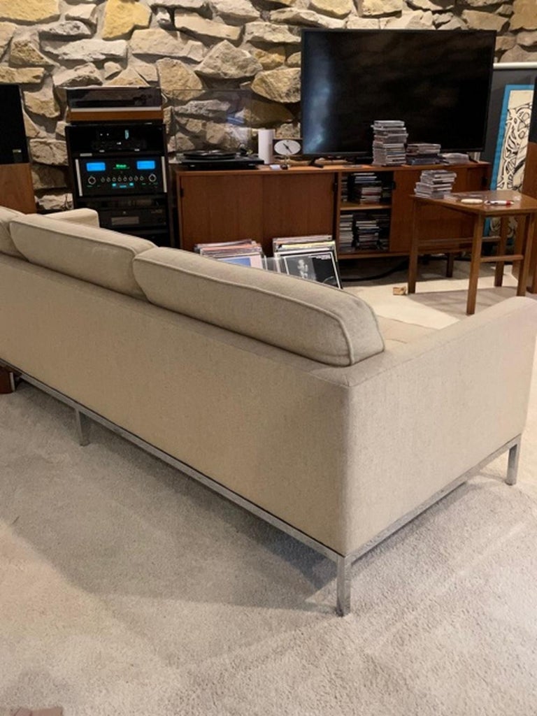 Vintage Florence Knoll Sofa Chrome Legs Tufted Seat & Back In Good Condition For Sale In Toledo, OH