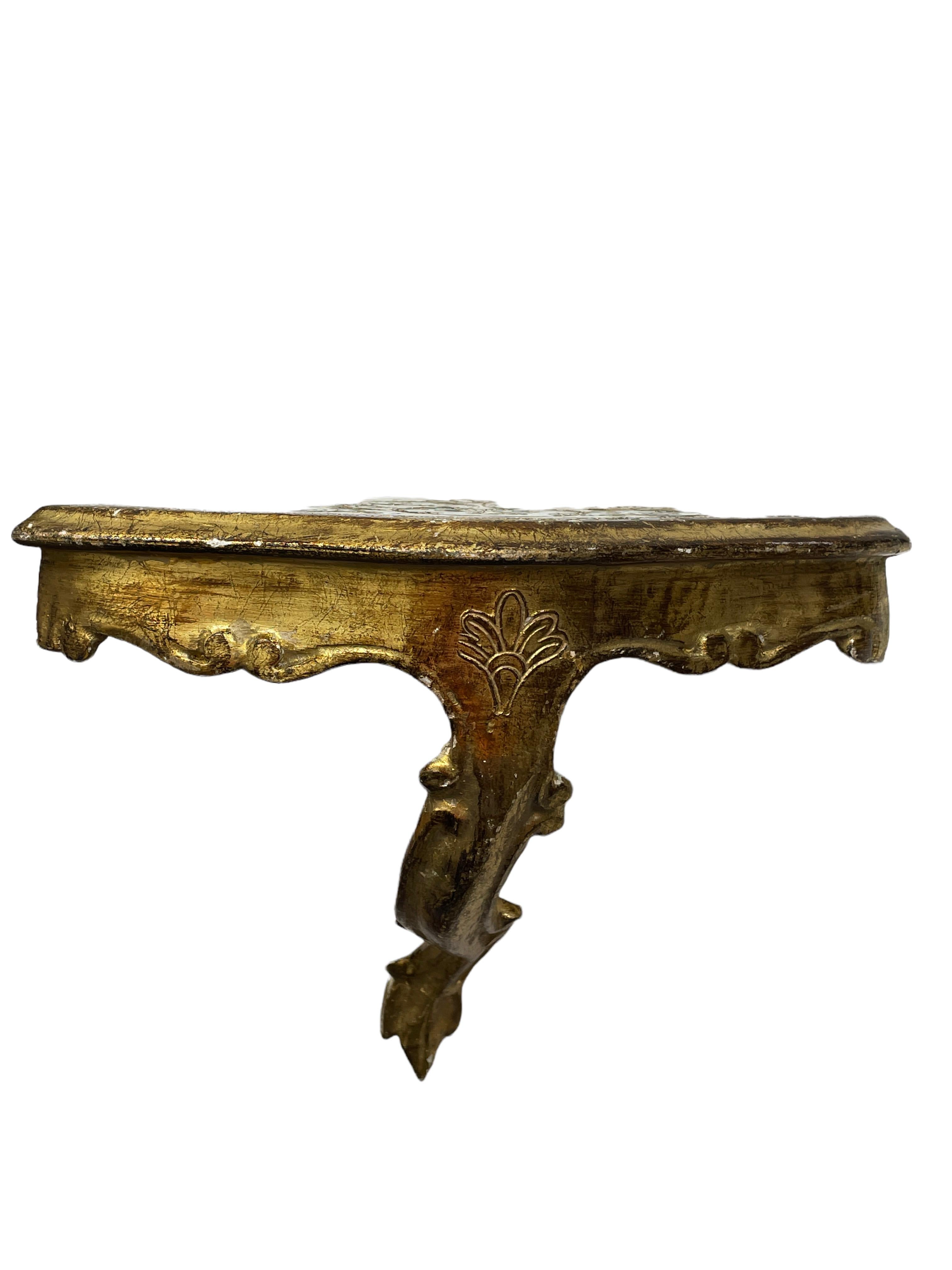 Vintage Florence Wall Corner Shelf Console, Gilded Carved Wood, Florentine Style For Sale 4