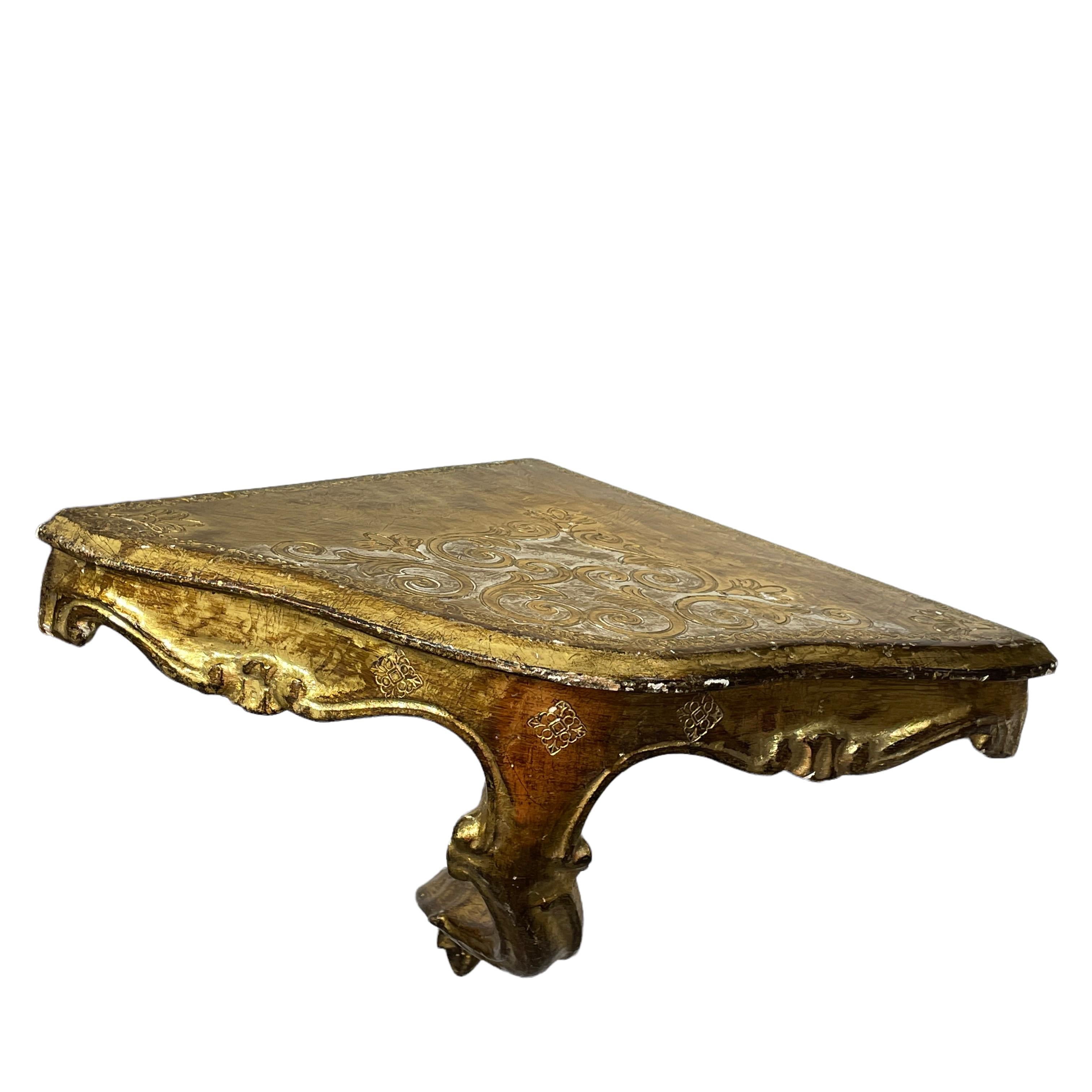 Vieille console d'angle murale Florence, bois sculpté et doré, style florentin en vente 1