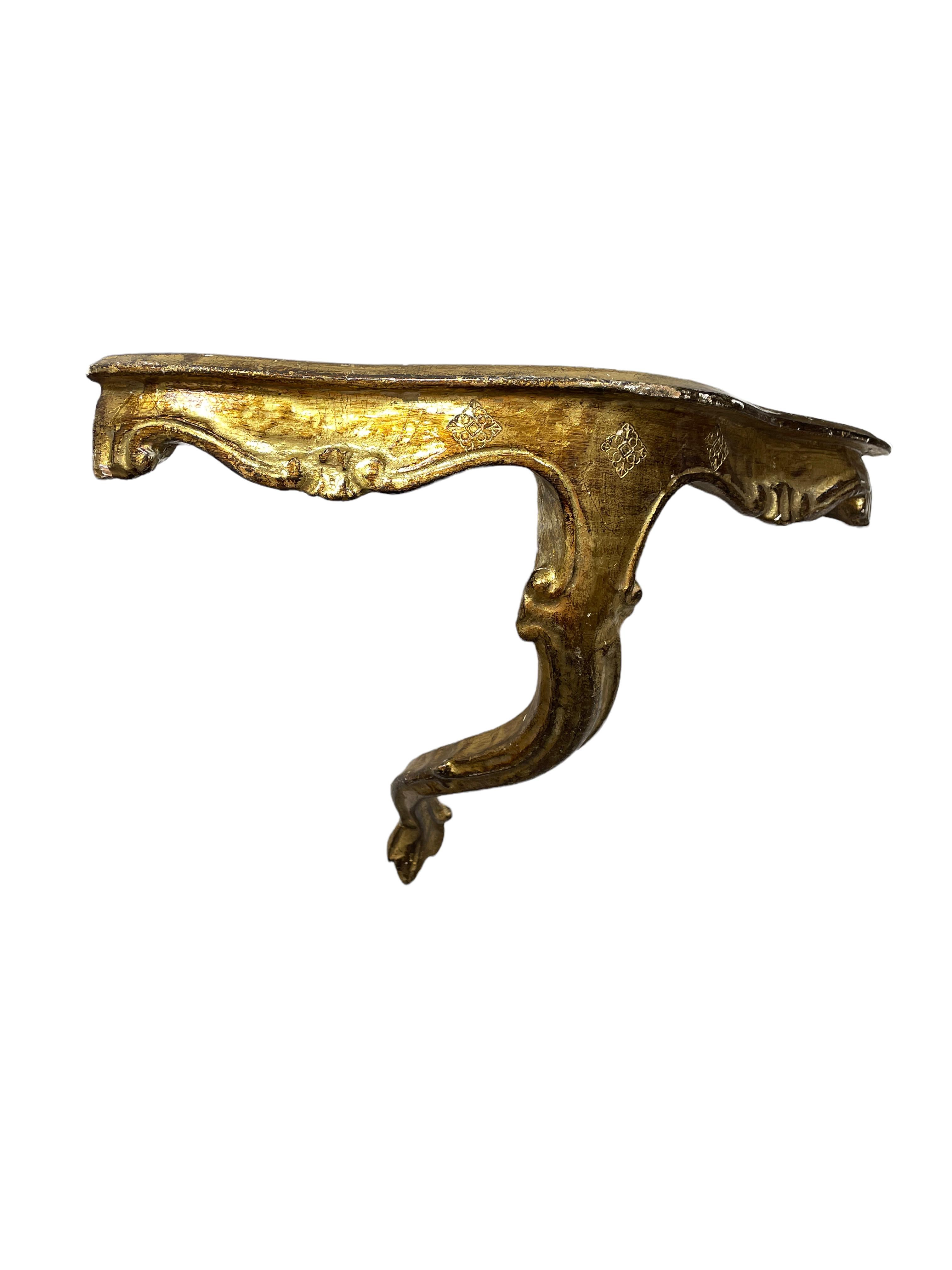 Vintage Florence Wall Corner Shelf Console, Gilded Carved Wood, Florentine Style For Sale 9