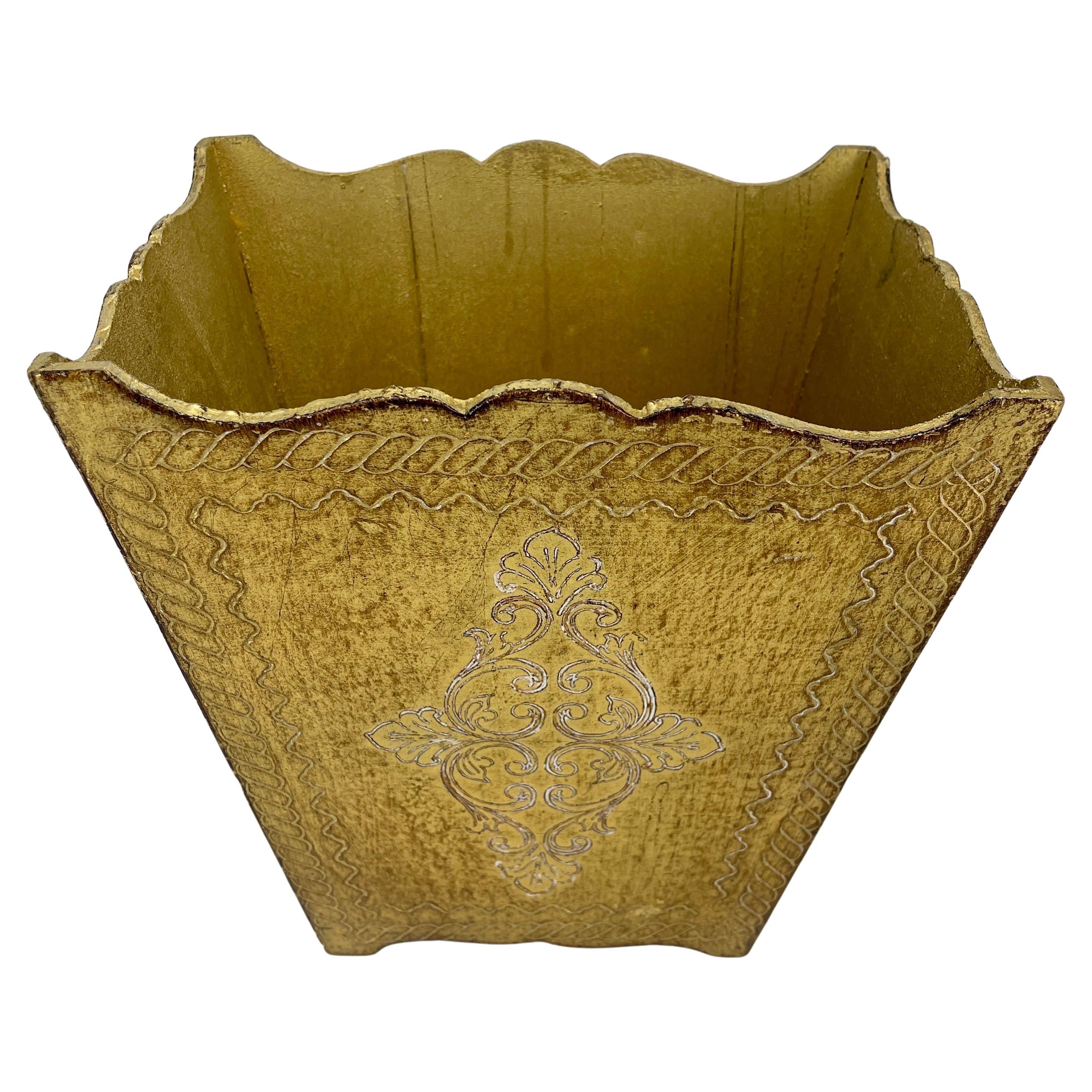Vintage Florentine Gilt and Painted Waste Basket, 1950s, Italy In Good Condition In Haddonfield, NJ