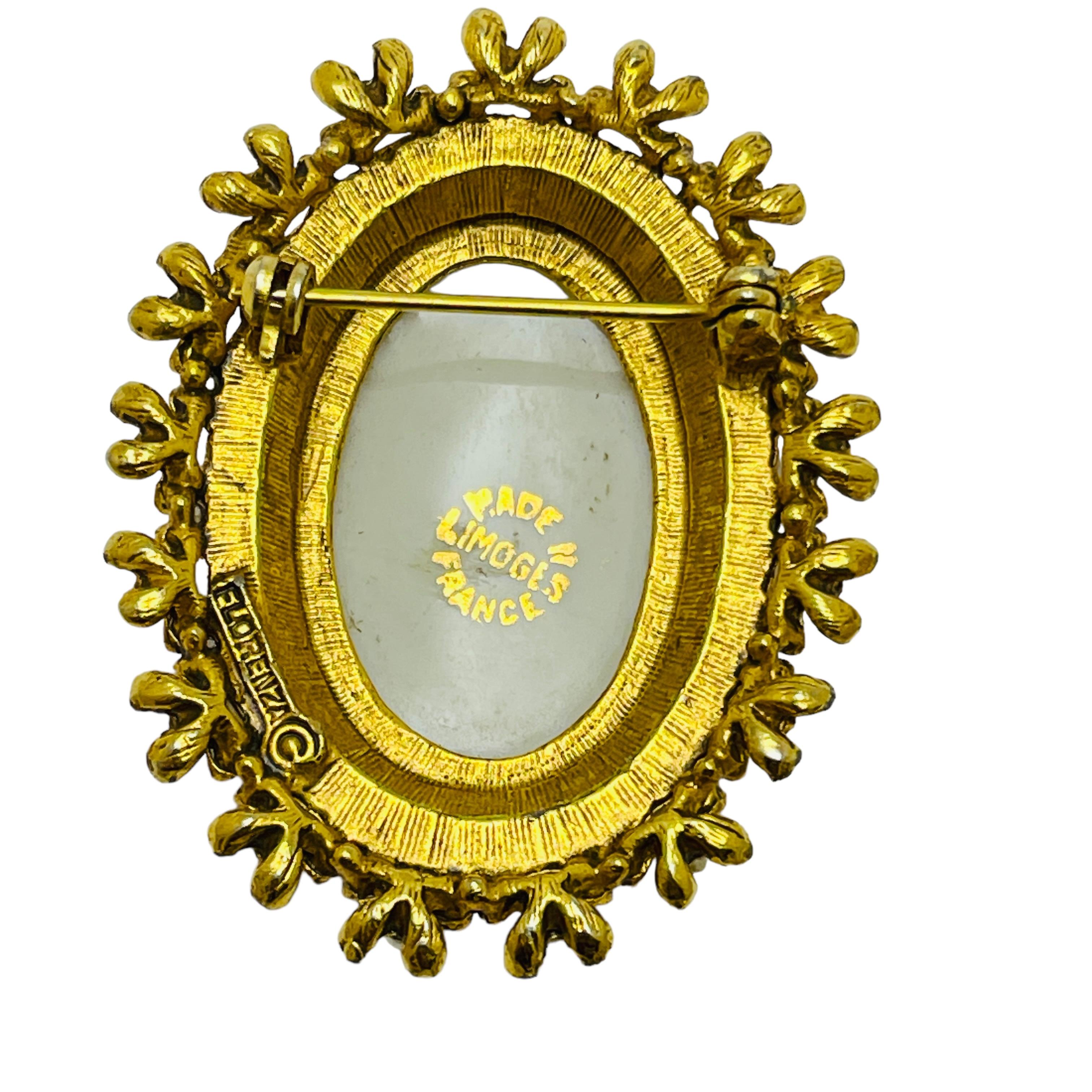 Vintage FLORENZA signed gold tone pearls porcelain designer brooch In Good Condition For Sale In Palos Hills, IL
