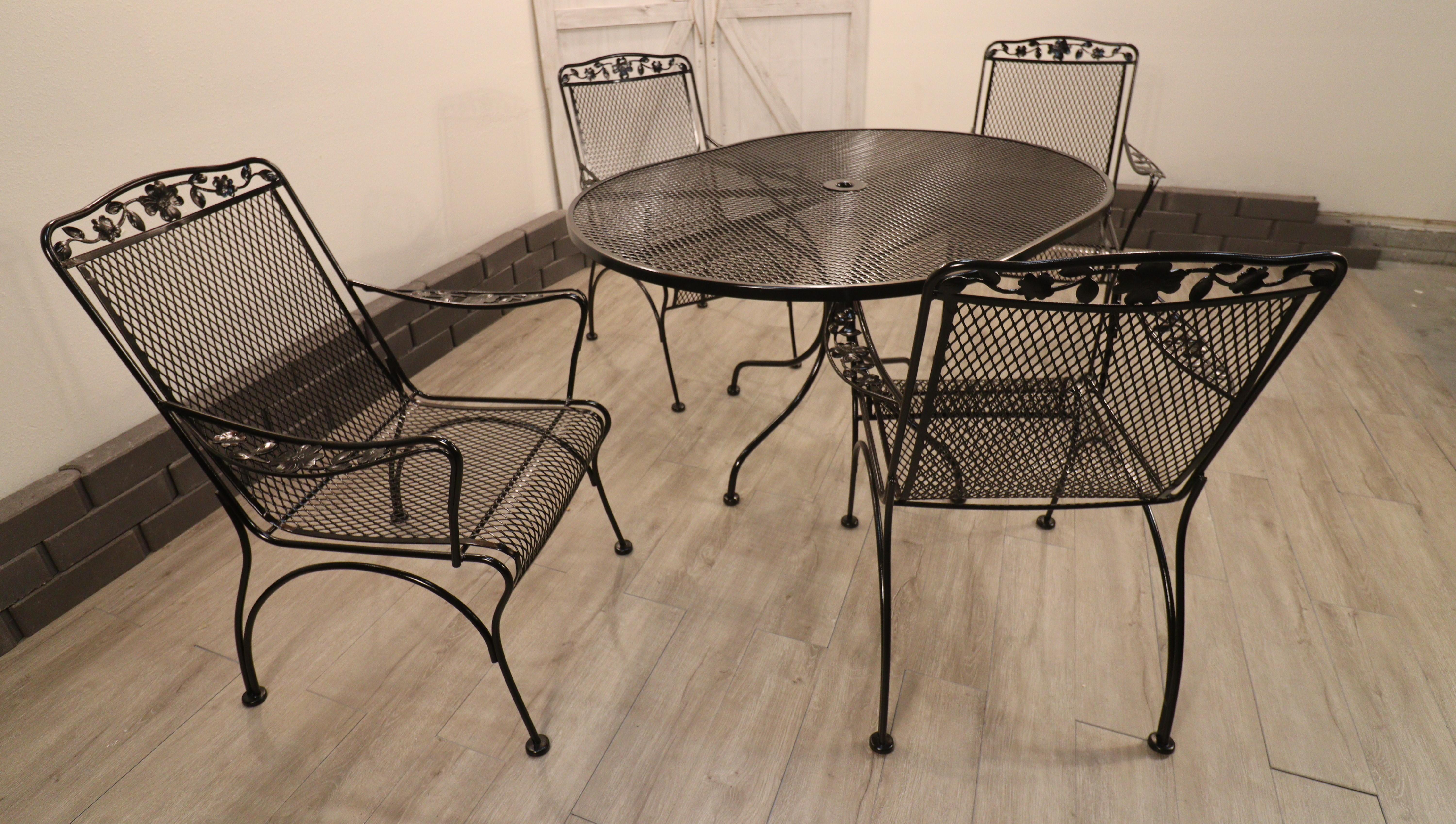 Vintage Flower and Leaf Wrought Iron Dining Set For Sale 4
