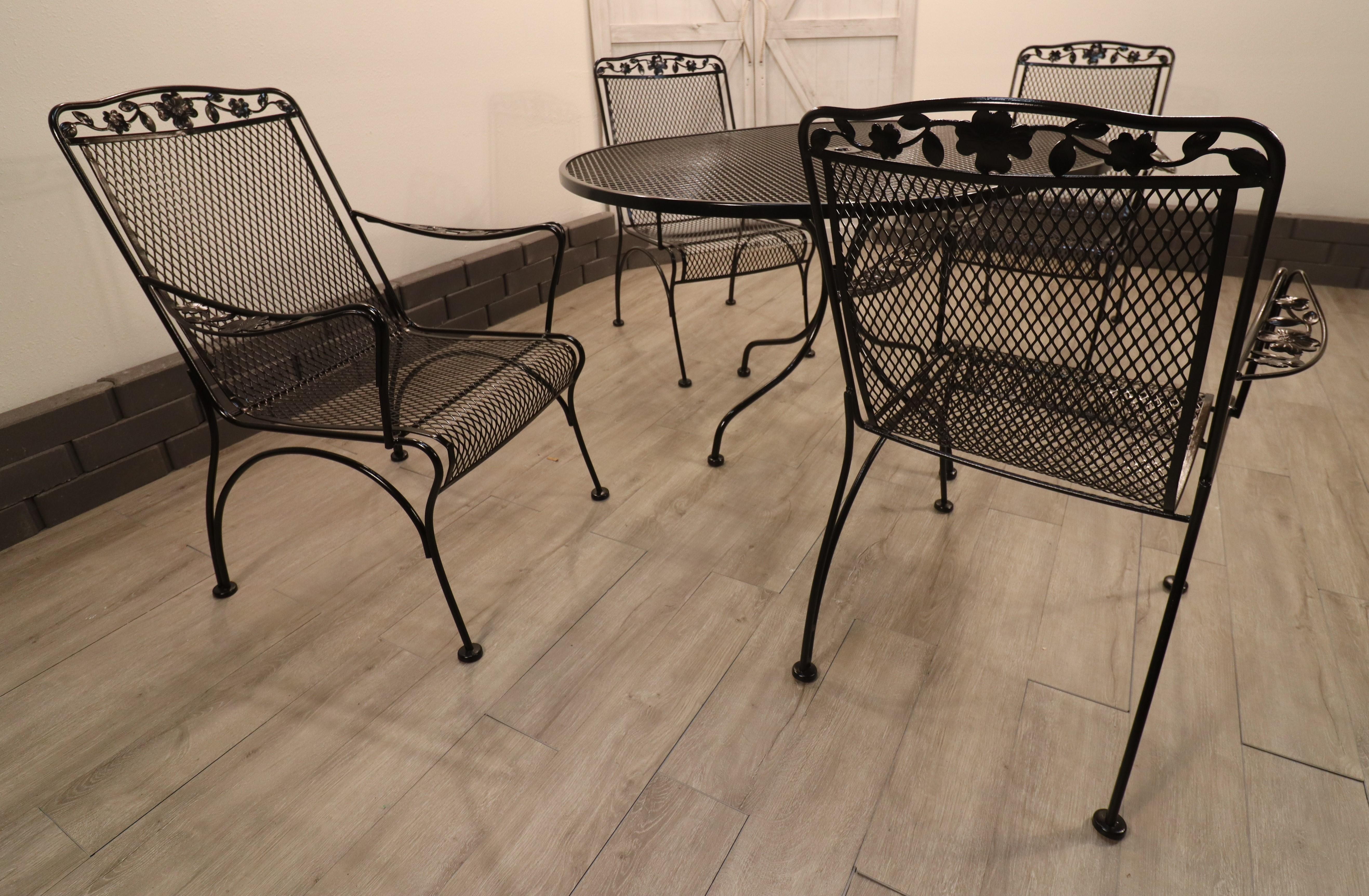 American Vintage Flower and Leaf Wrought Iron Dining Set For Sale