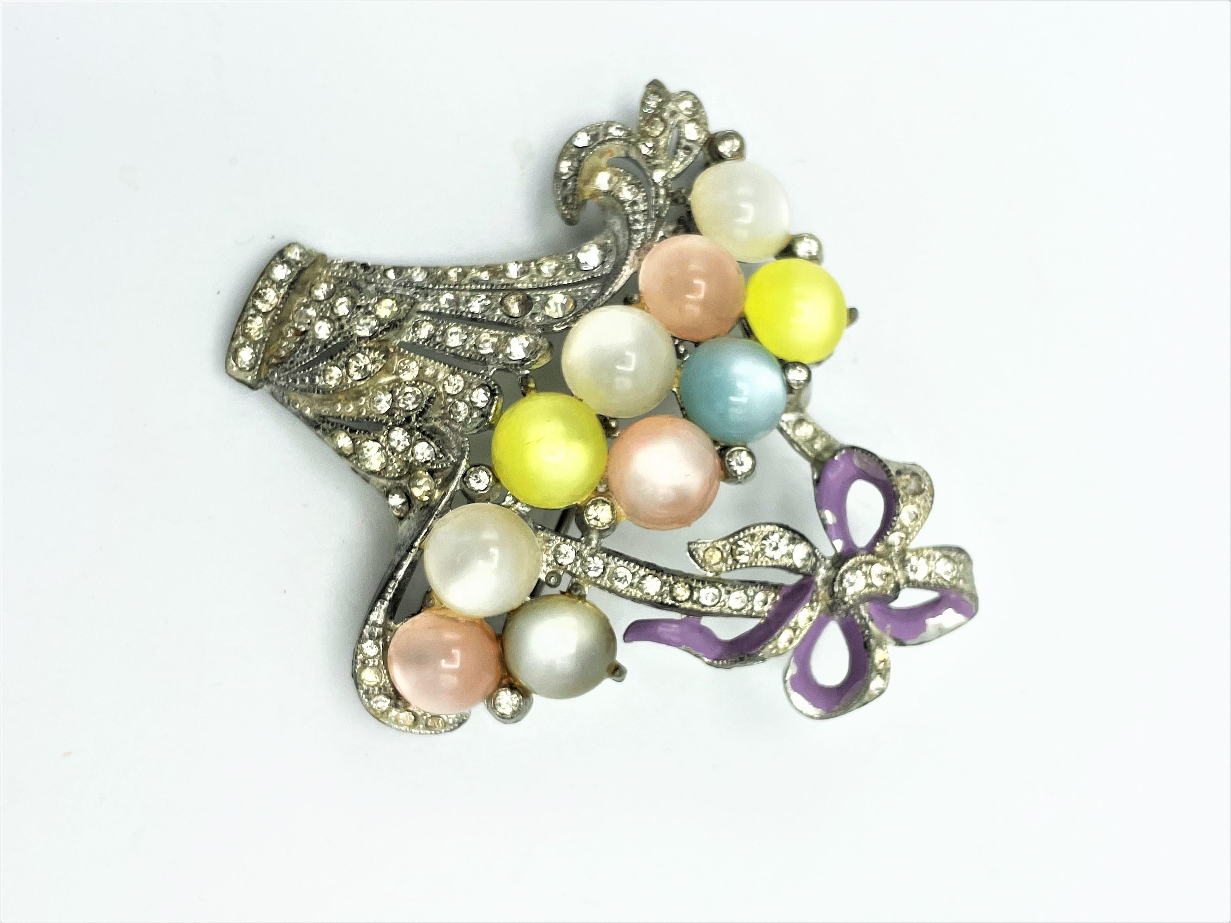 Women's Vintage flower basket brooch rhinestones, rhodium, moonstones  USA late 1930s  For Sale