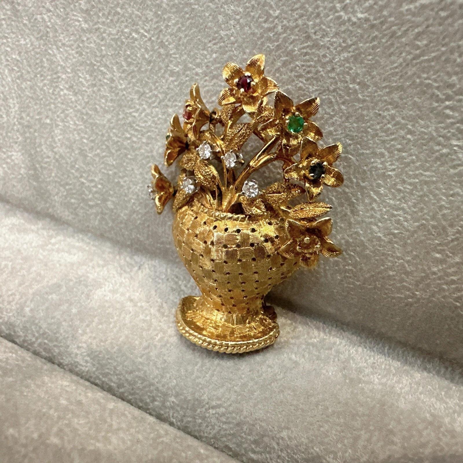 Vintage Flower Basket Brooch with Diamonds in 18k Yellow Gold In Excellent Condition For Sale In La Jolla, CA