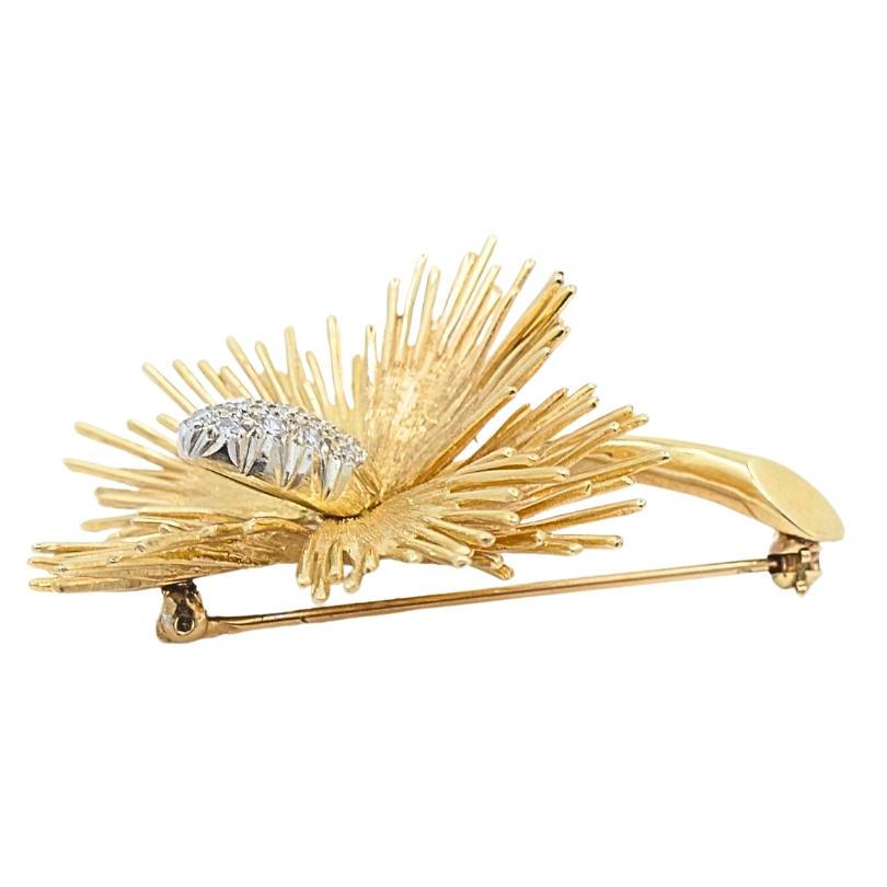 Round Cut Vintage Flower Brooch 14k Gold Diamond For Sale