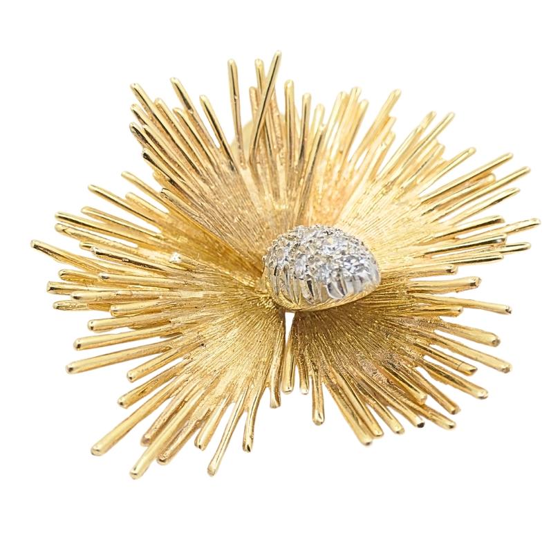 Vintage Flower Brooch 14k Gold Diamond In Excellent Condition For Sale In Beverly Hills, CA