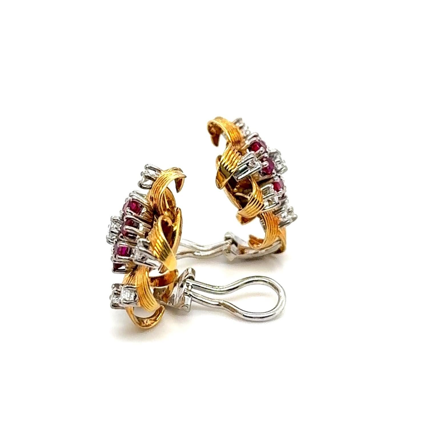Vintage Flower Clip-on Earrings in 18 Karat Gold with Rubies and Diamonds For Sale 8