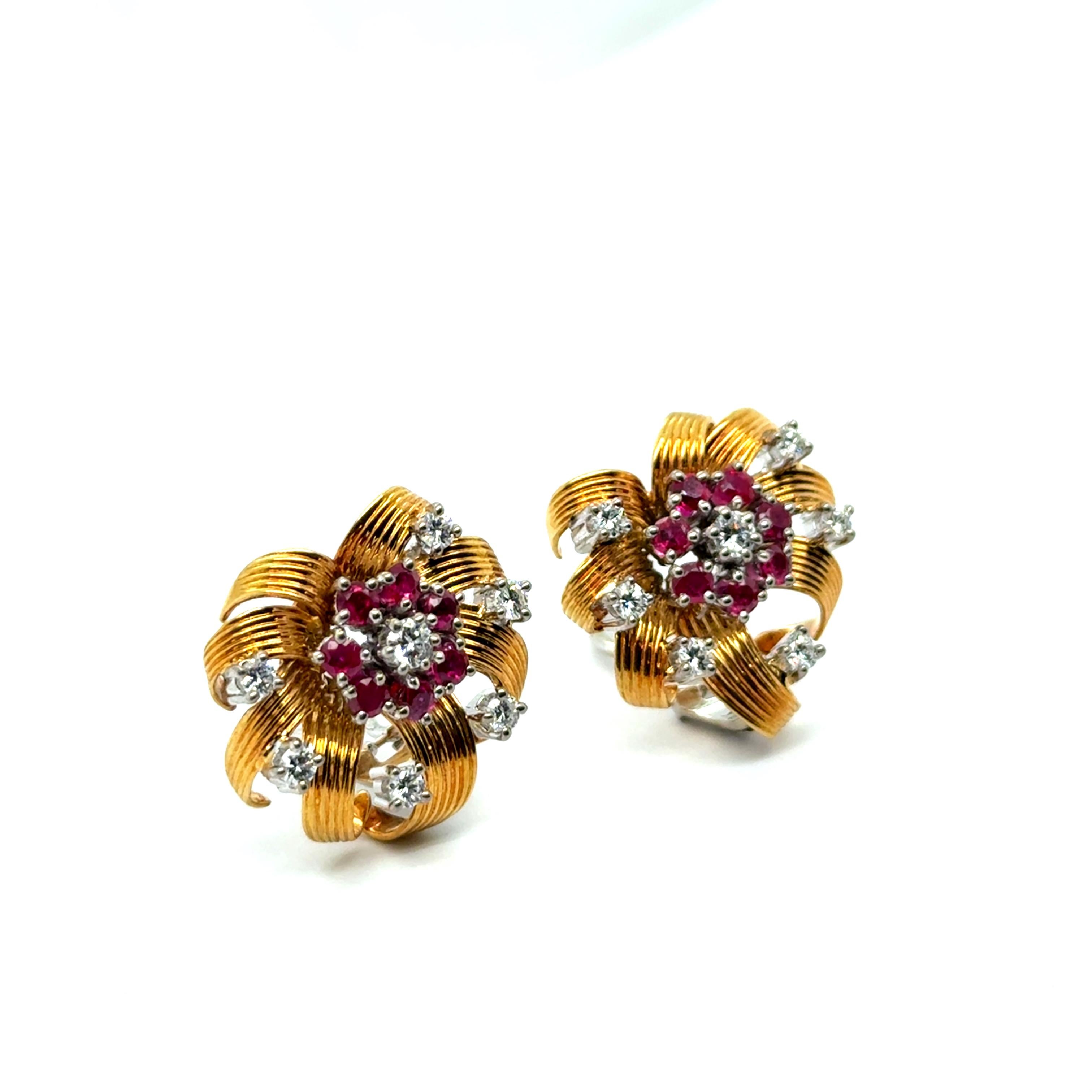 Vintage Flower Clip-on Earrings in 18 Karat Gold with Rubies and Diamonds For Sale 10