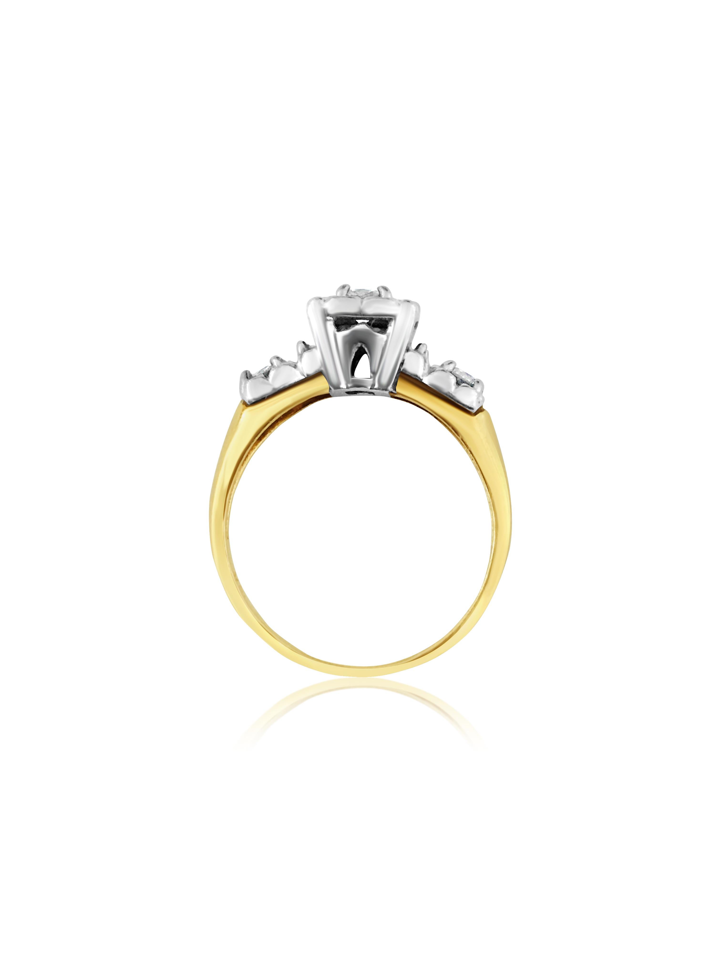 Women's Vintage Flower Design 0.37 Carat Diamond Gold Engagement Ring For Sale