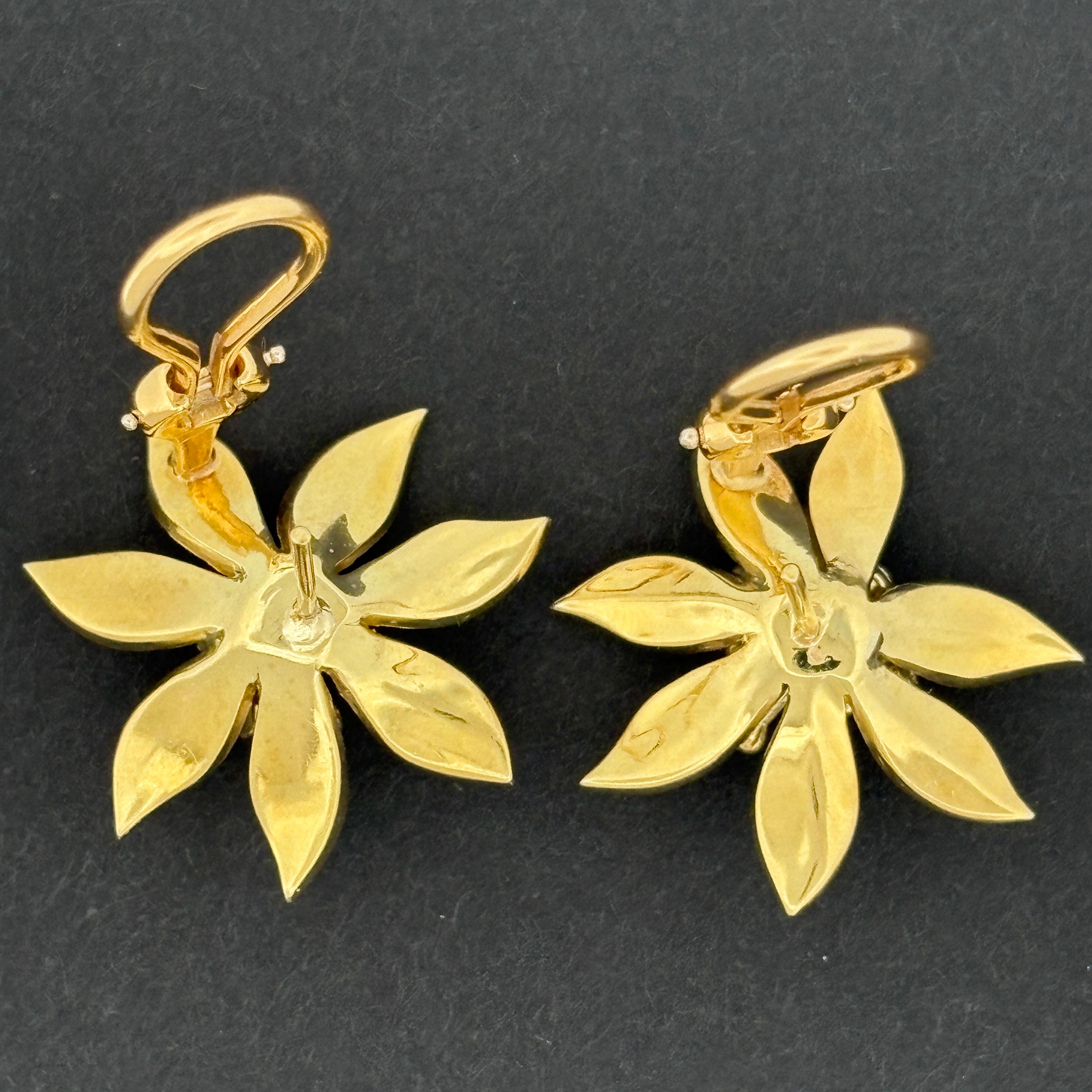 Women's Vintage Large Flower Earrings in 18k Yellow Gold & Diamond For Sale