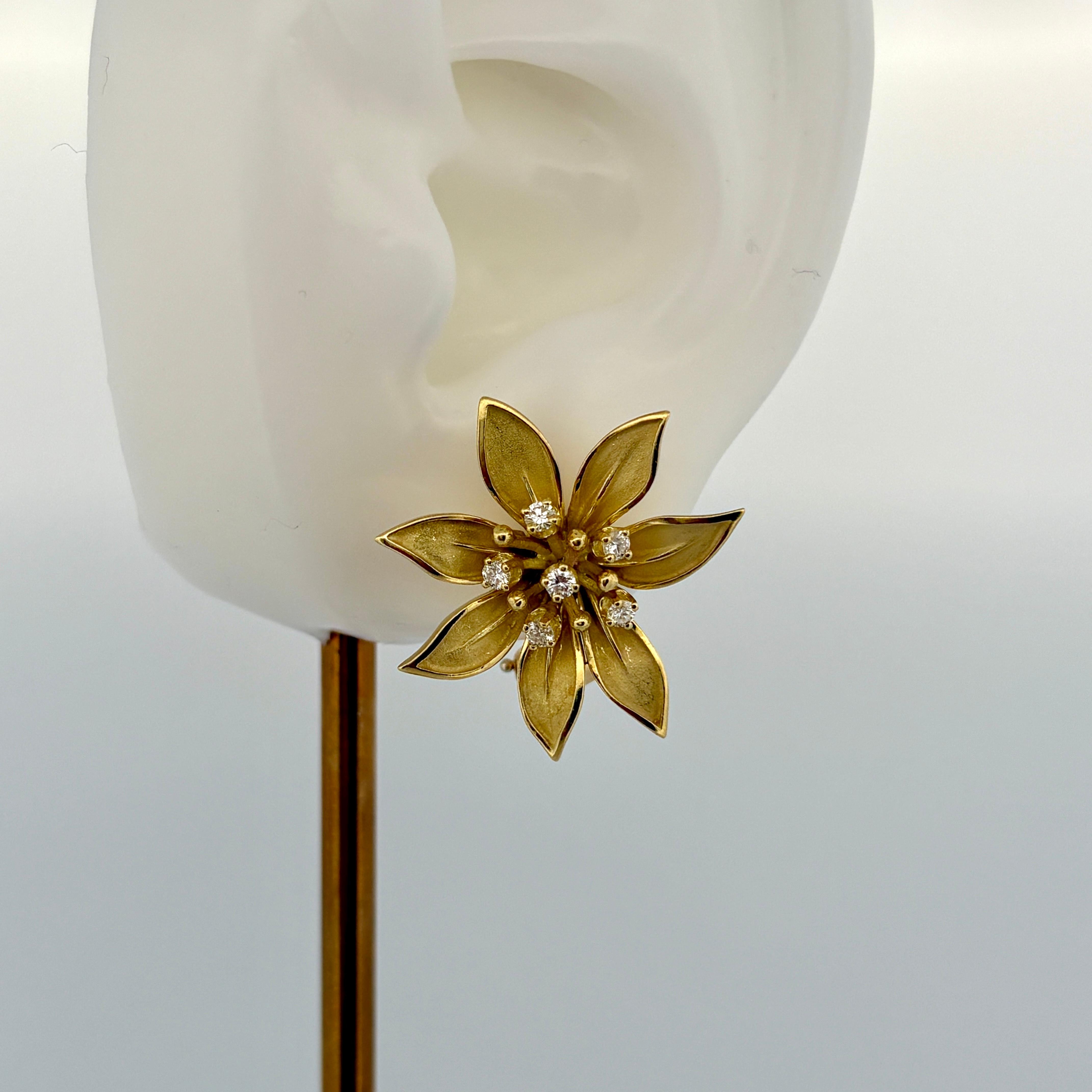 Vintage Large Flower Earrings in 18k Yellow Gold & Diamond For Sale 1
