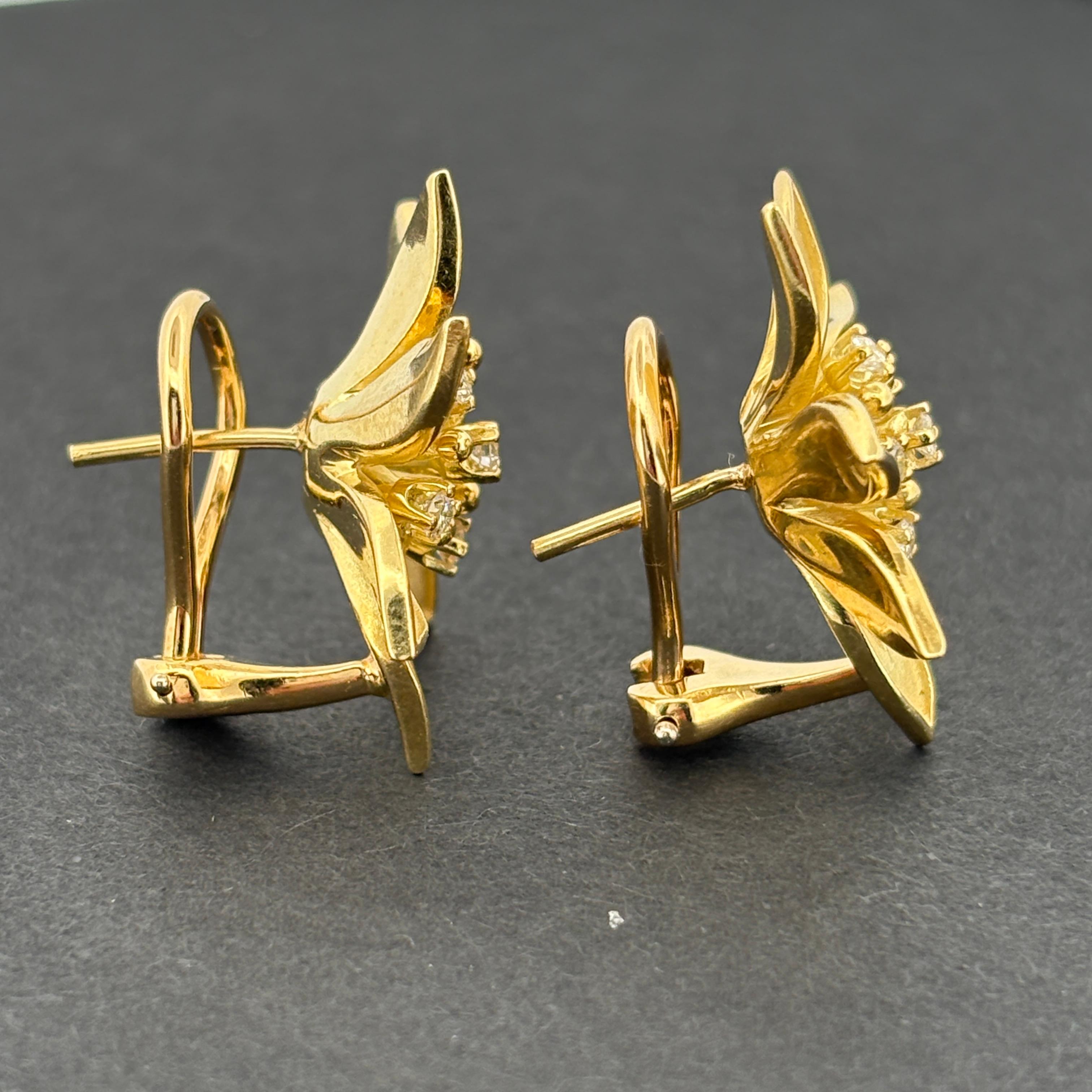Vintage Large Flower Earrings in 18k Yellow Gold & Diamond For Sale 3