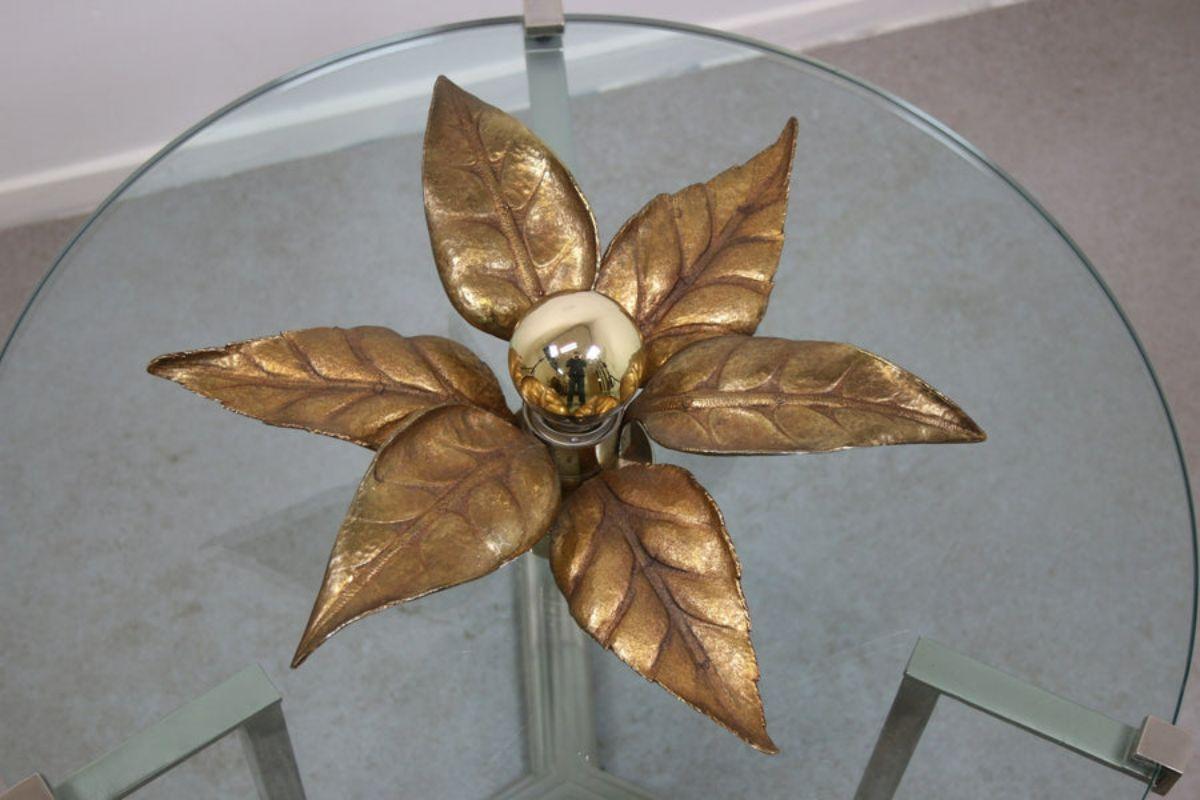Vintage Flower Light by Willy Daro for Massive Lighting, Belgium 1970s

Golden ceiling lamp or wall lamp made in the 1970s by Massive Belgium.

A Mid-Century Modernist recessed floral ceiling lamp, designed by Willy Daro for the Massive Lighting