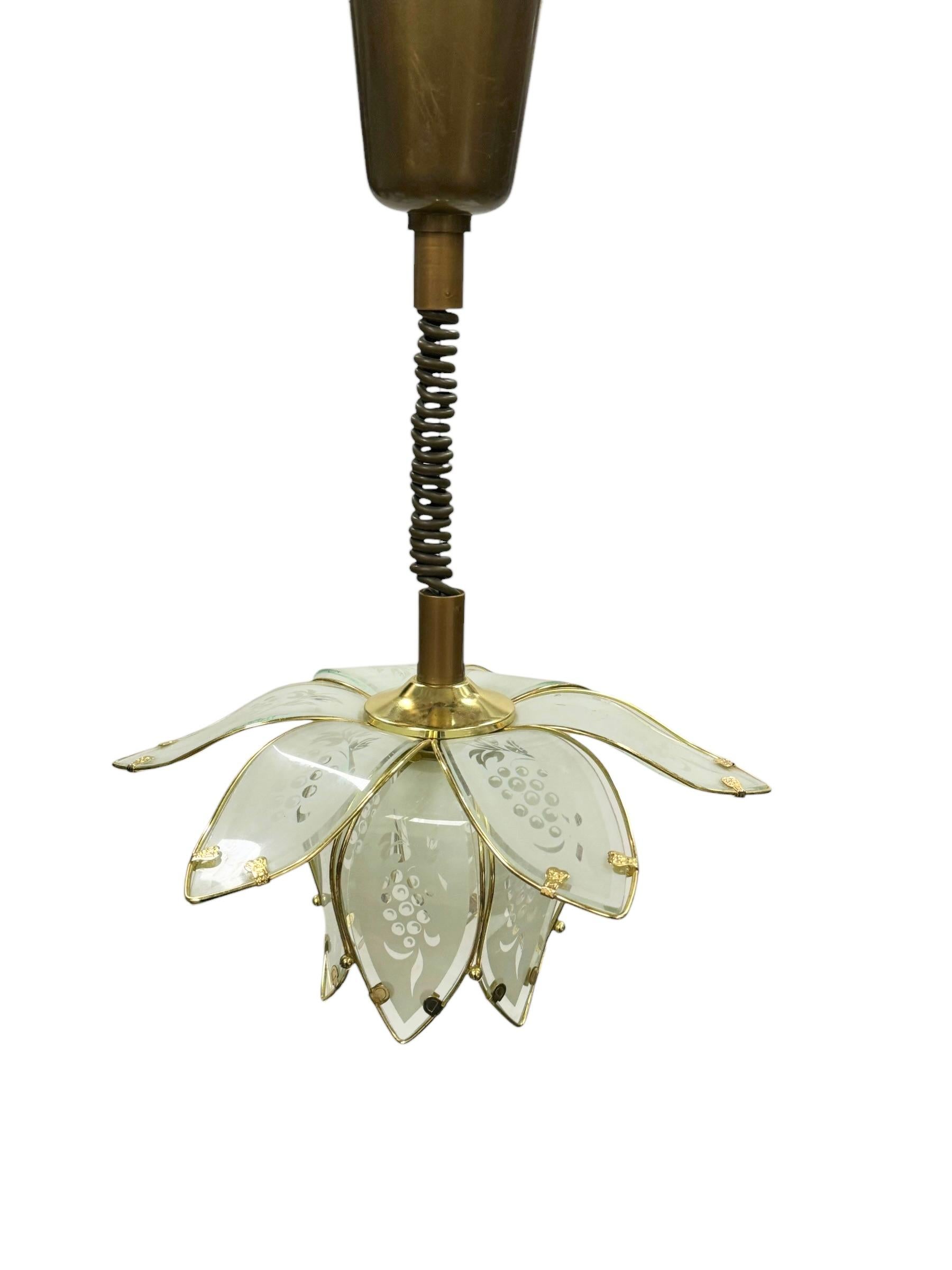 Vintage-Pendelleuchte mit Blumen-Lo Lotus-Anhänger, Deutsch, 1960er Jahre im Angebot 3