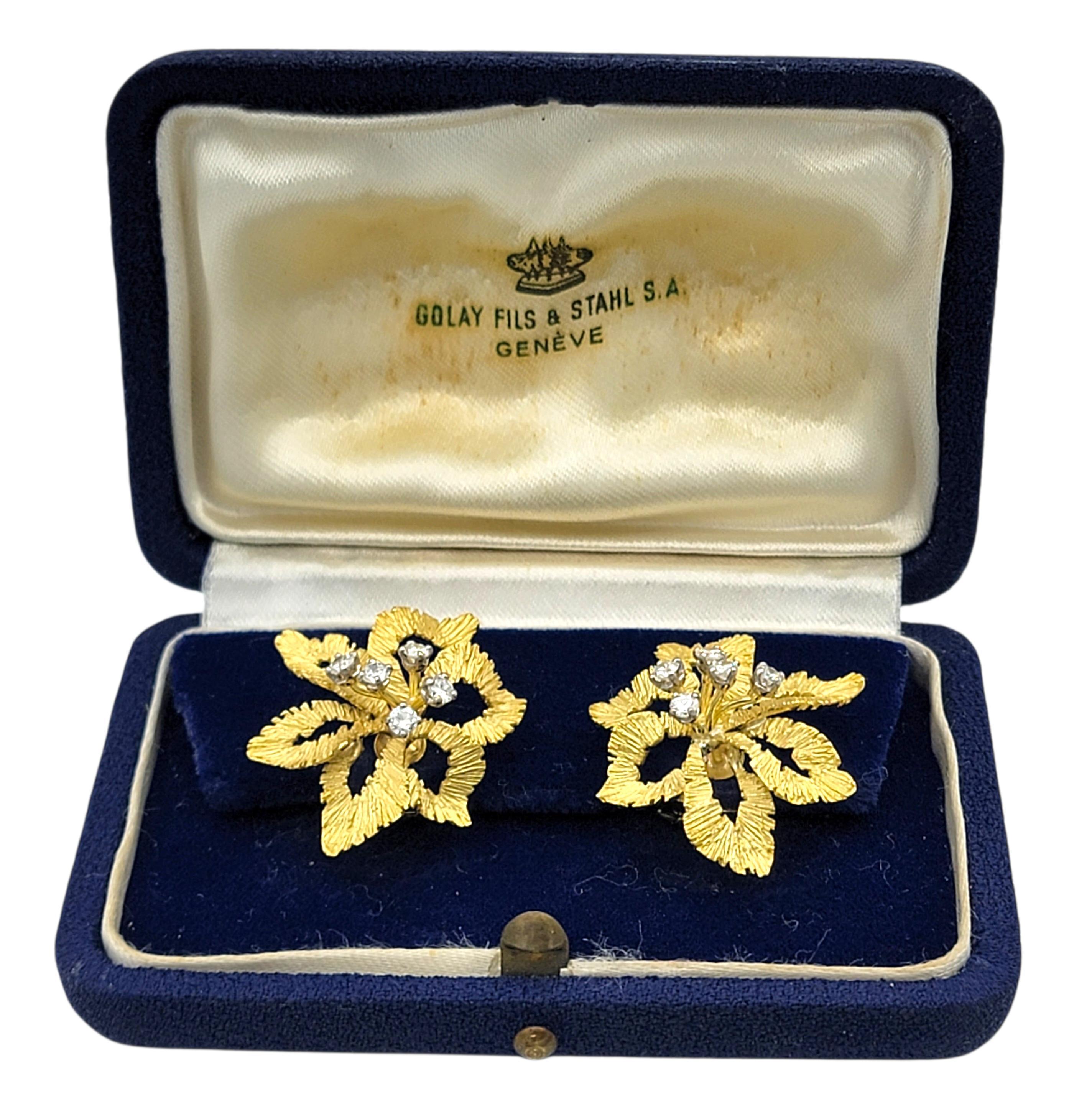 Vintage Flower Motif Clip On Earrings with Diamonds in Textured 18 Karat Gold im Angebot 7