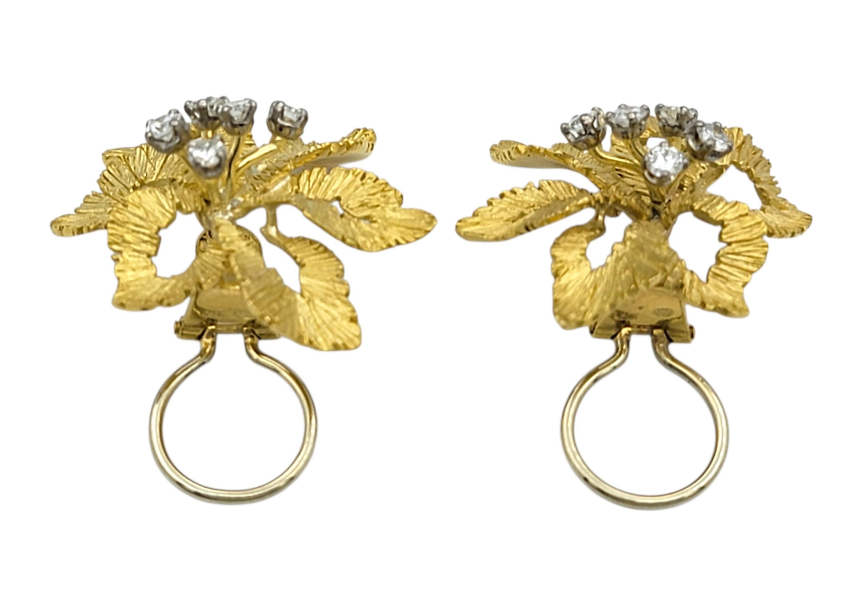 Vintage Flower Motif Clip On Earrings with Diamonds in Textured 18 Karat Gold Damen im Angebot