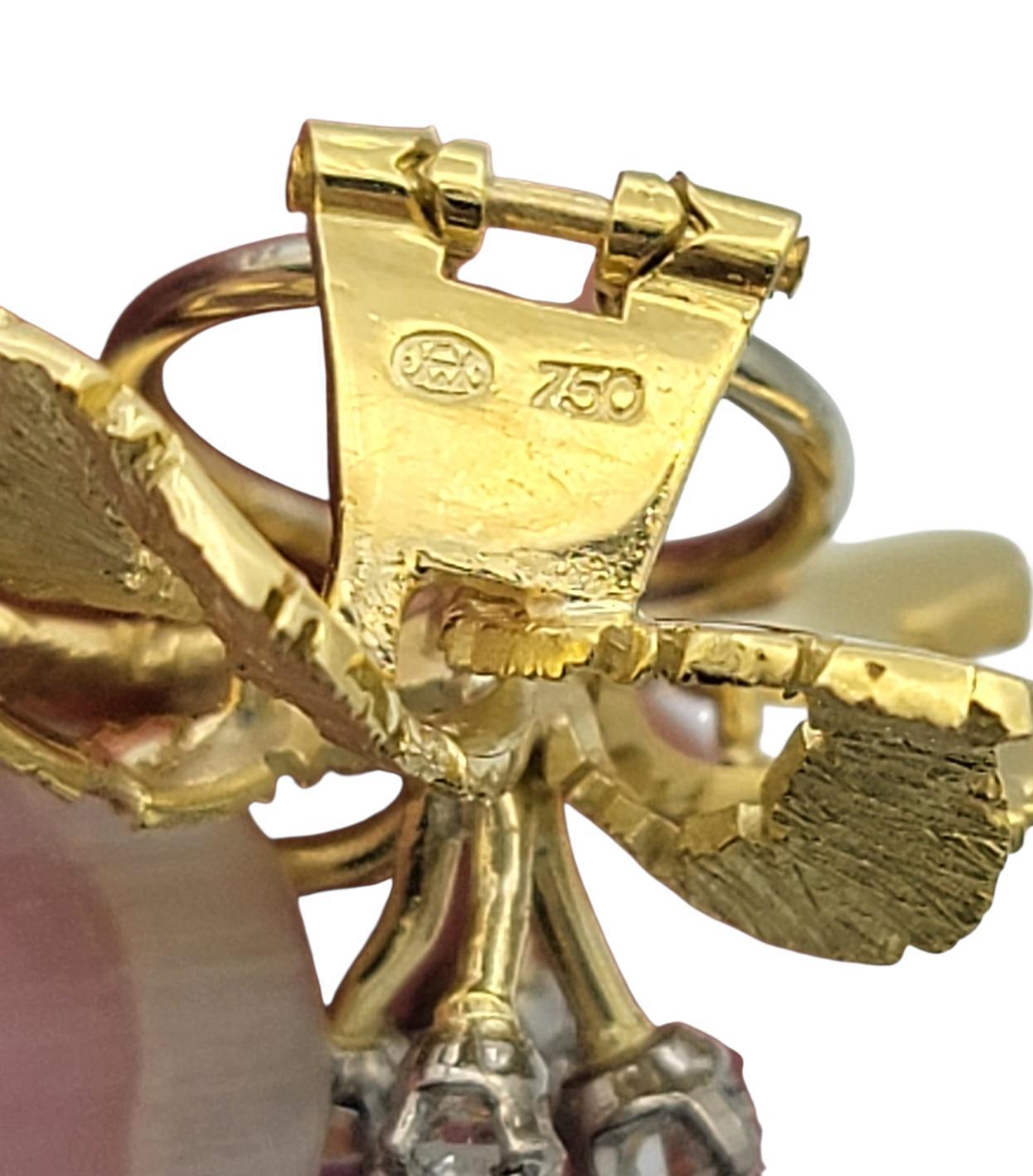 Vintage Flower Motif Clip On Earrings with Diamonds in Textured 18 Karat Gold im Angebot 3