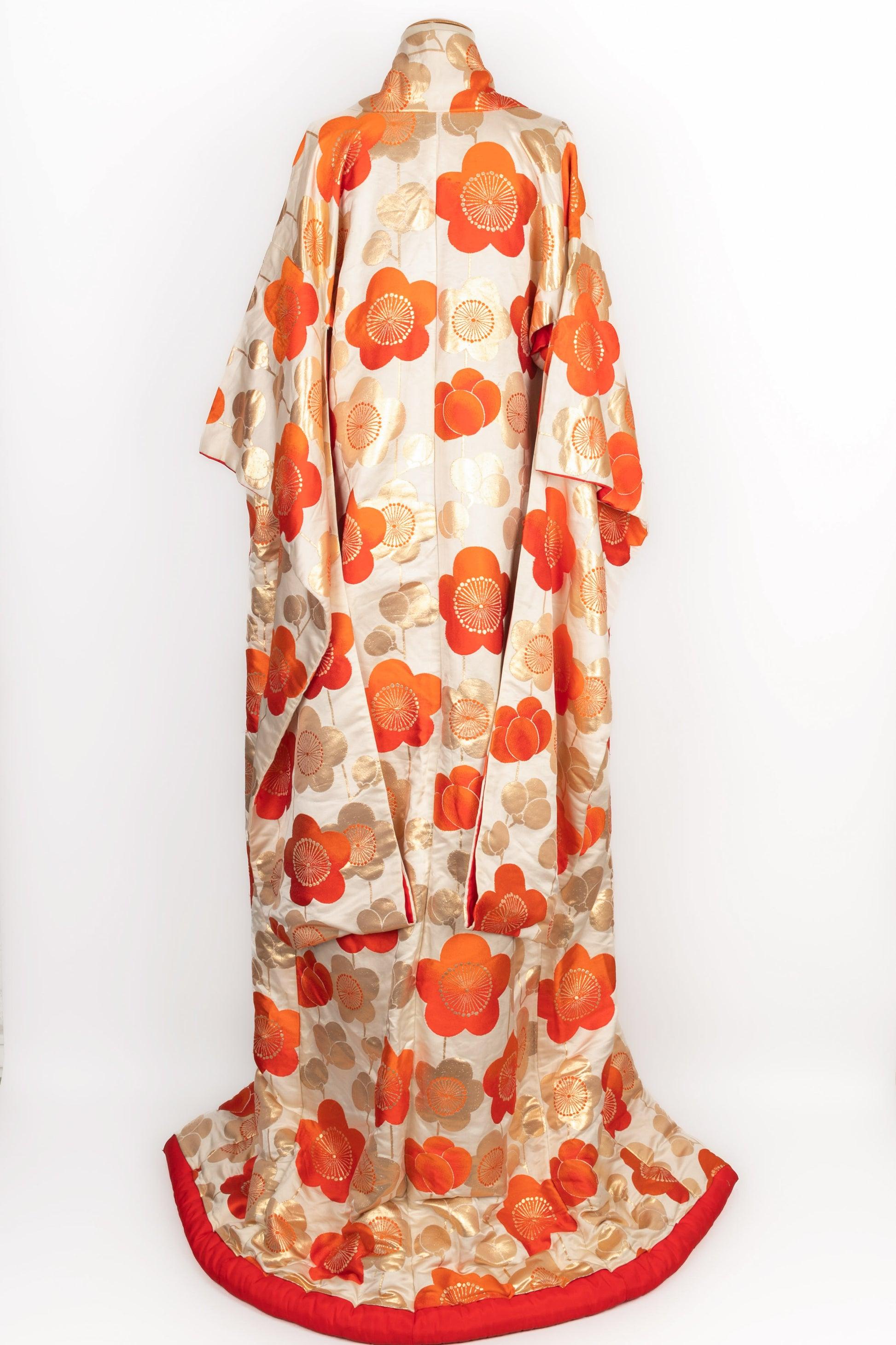 Beige Vintage Flower Pattern Kimono Jacket For Sale