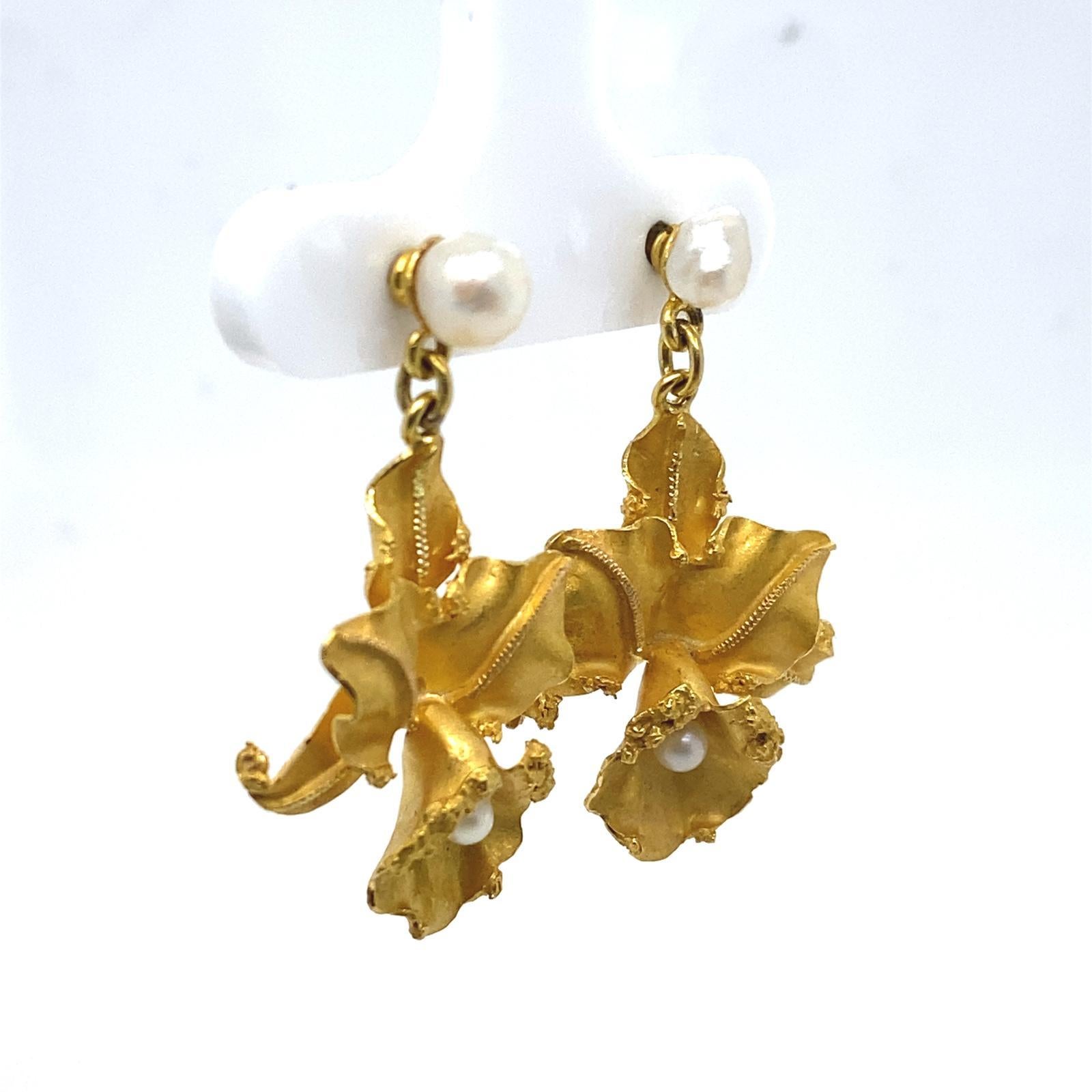 Vintage Blumenperlen-Tropfen-Ohrringe 14 Karat Gelbgold (Art nouveau) im Angebot